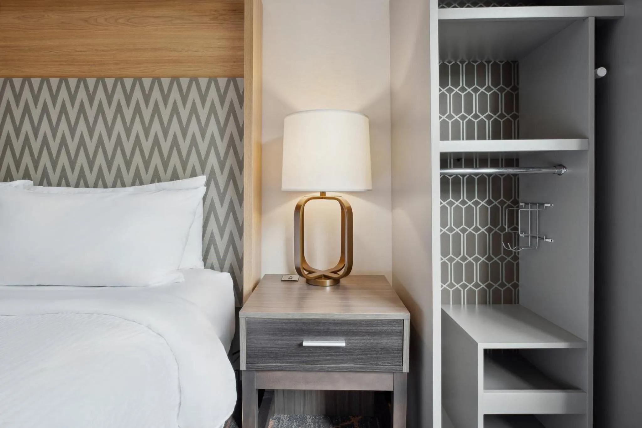 Photo of the whole room, Bed in Holiday Inn Portsmouth by IHG