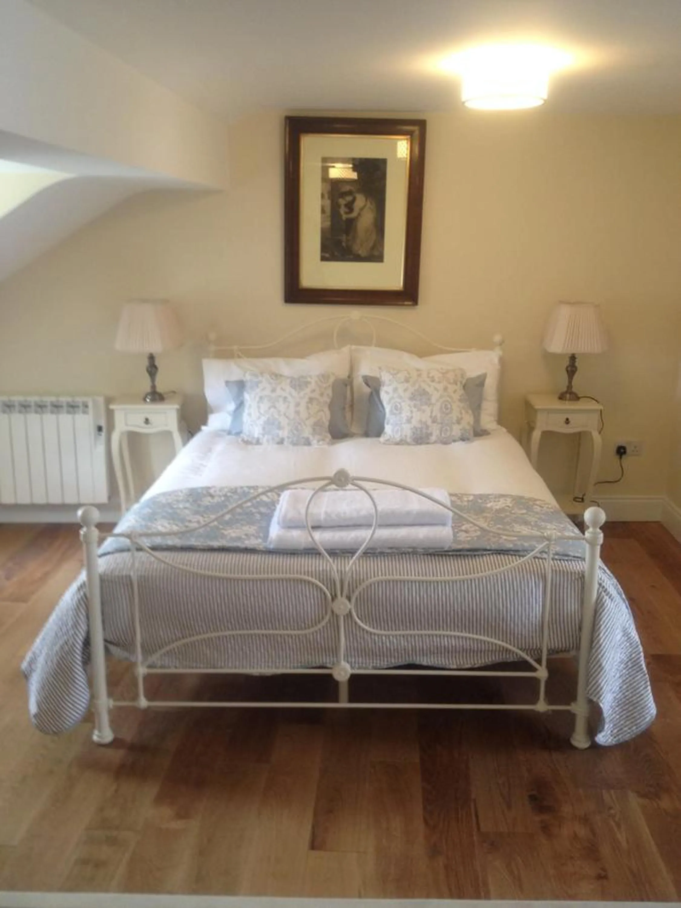 Bed in 5 bedroom Town House