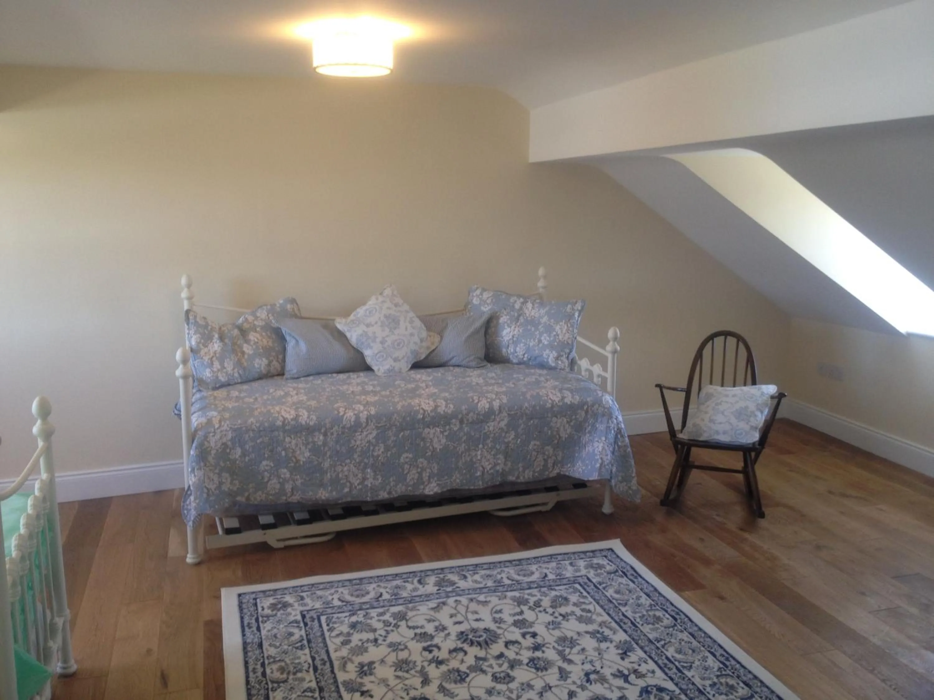 Bed in 5 bedroom Town House