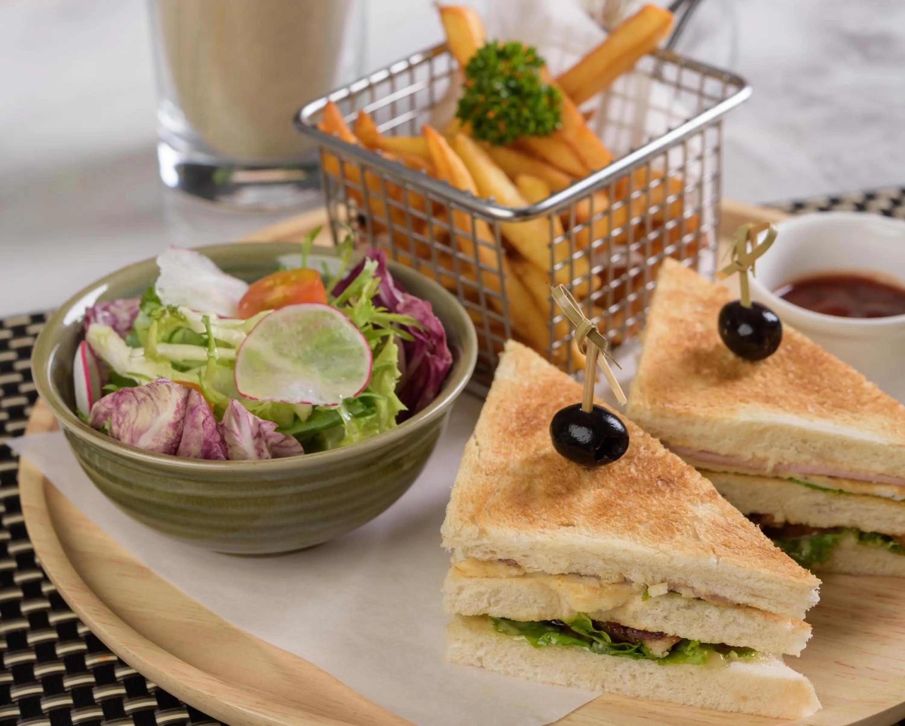 Food in Mansion 51 Hotel & Apartment