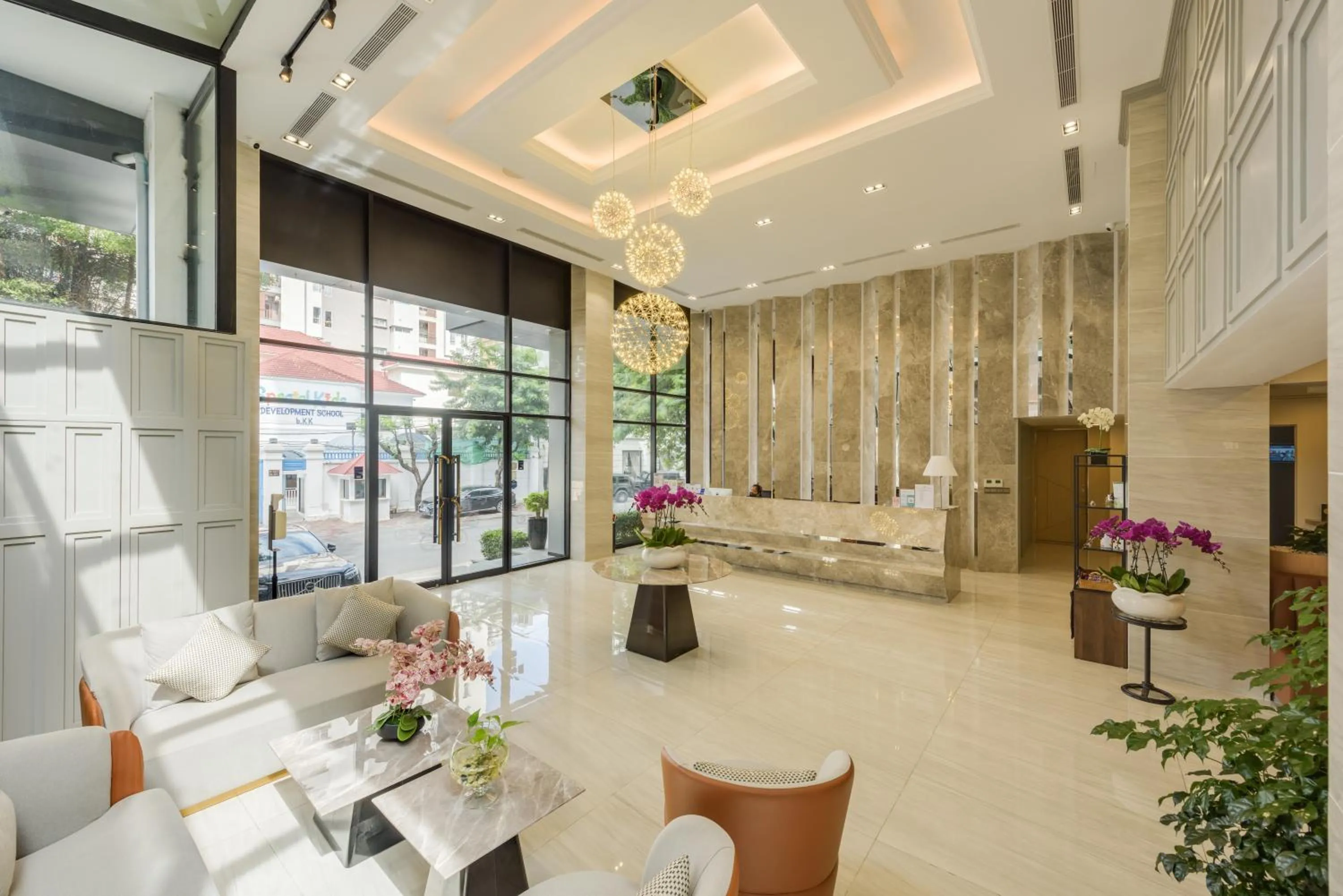 Lobby or reception in Mansion 51 Hotel & Apartment