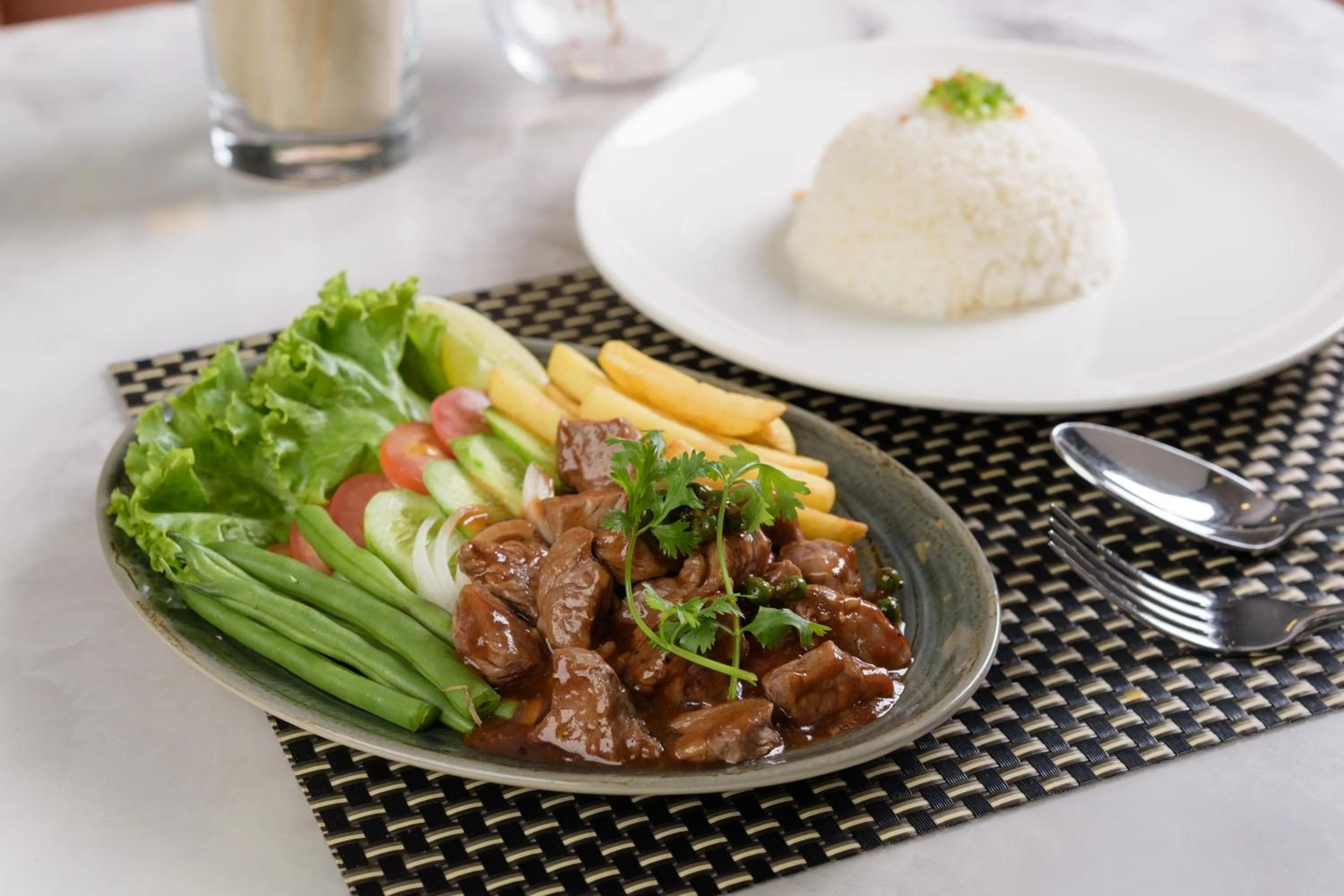 Food in Mansion 51 Hotel & Apartment