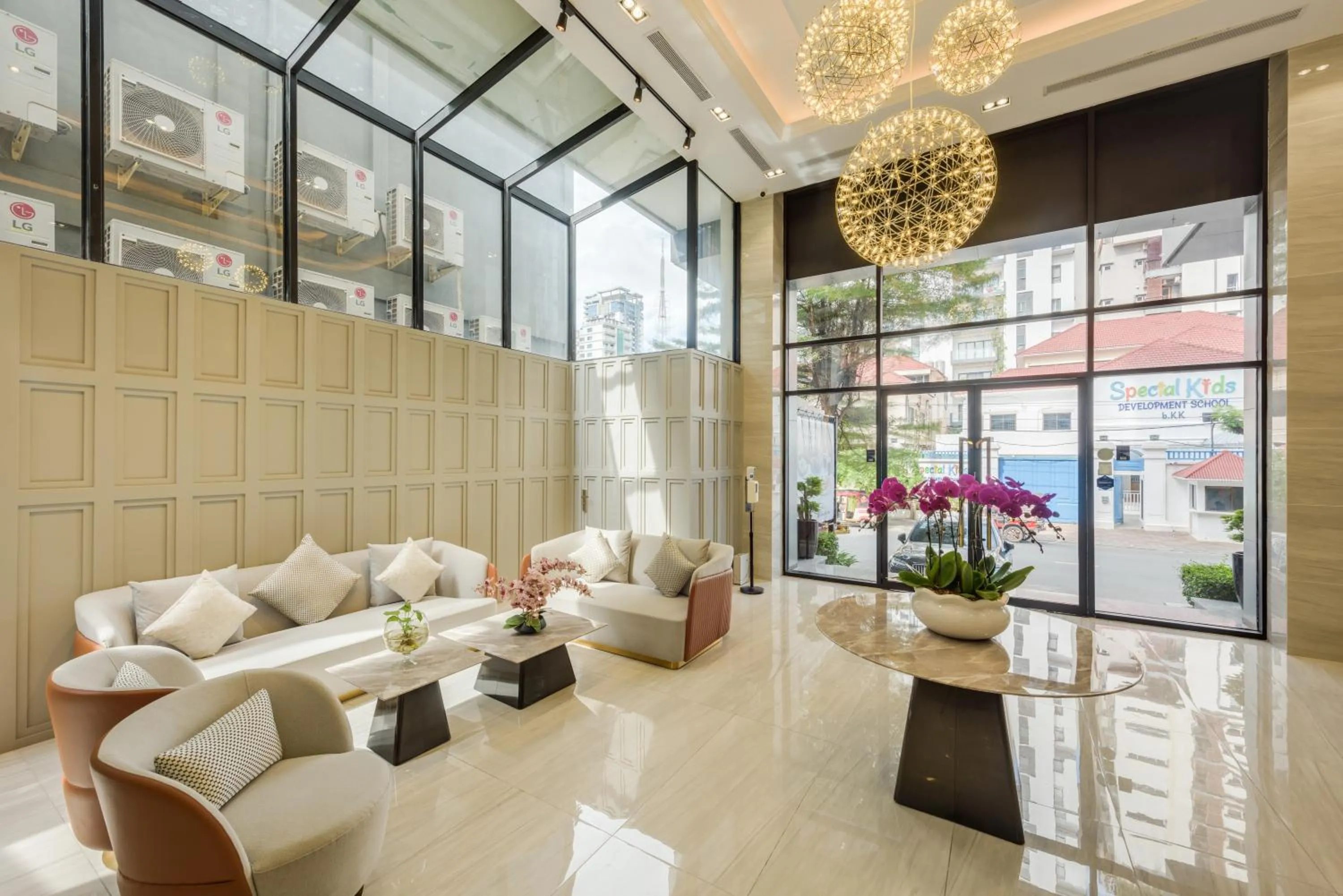 Lobby or reception in Mansion 51 Hotel & Apartment