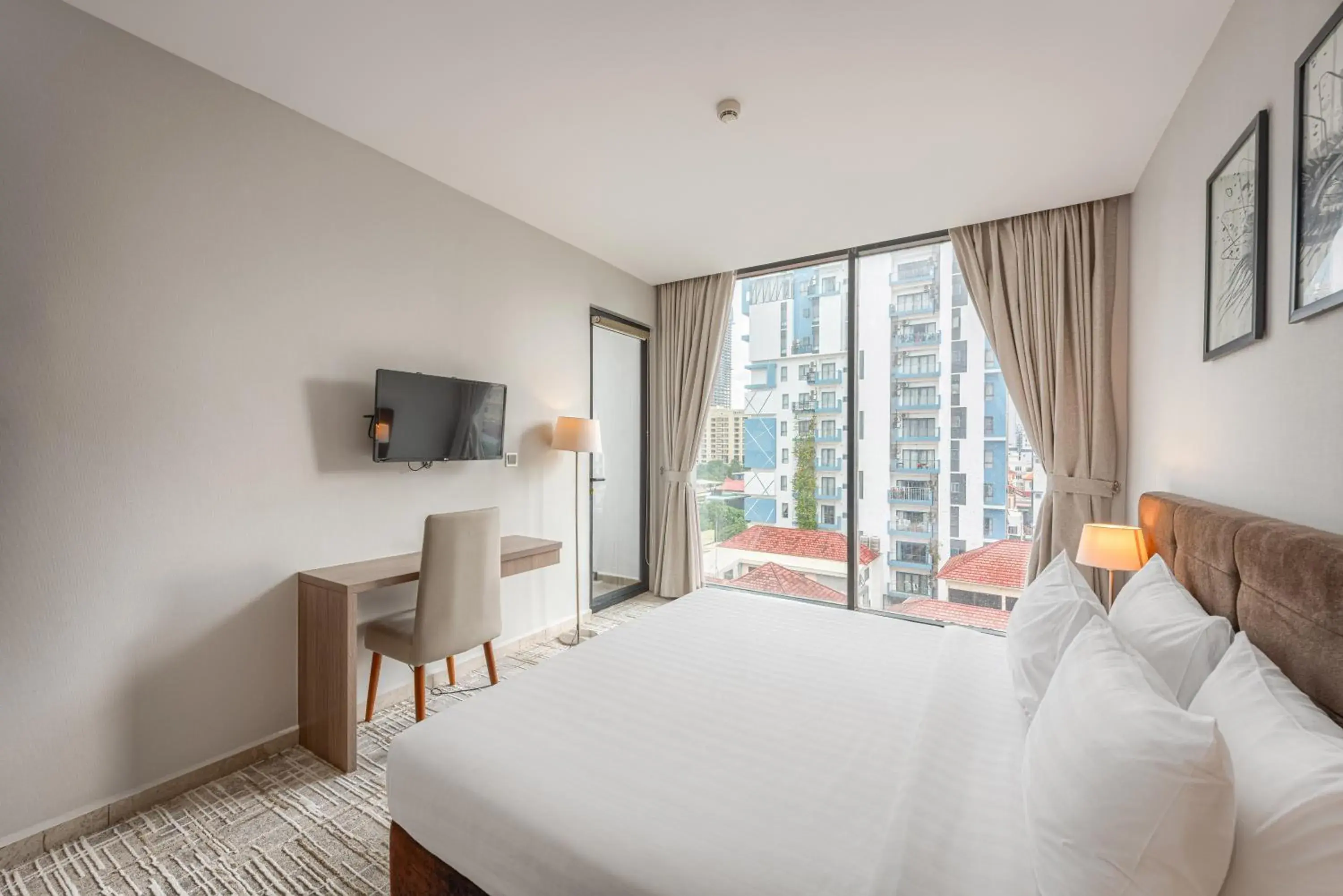 Bed in Mansion 51 Hotel & Apartment Bed in Mansion 51 Hotel & Apartment