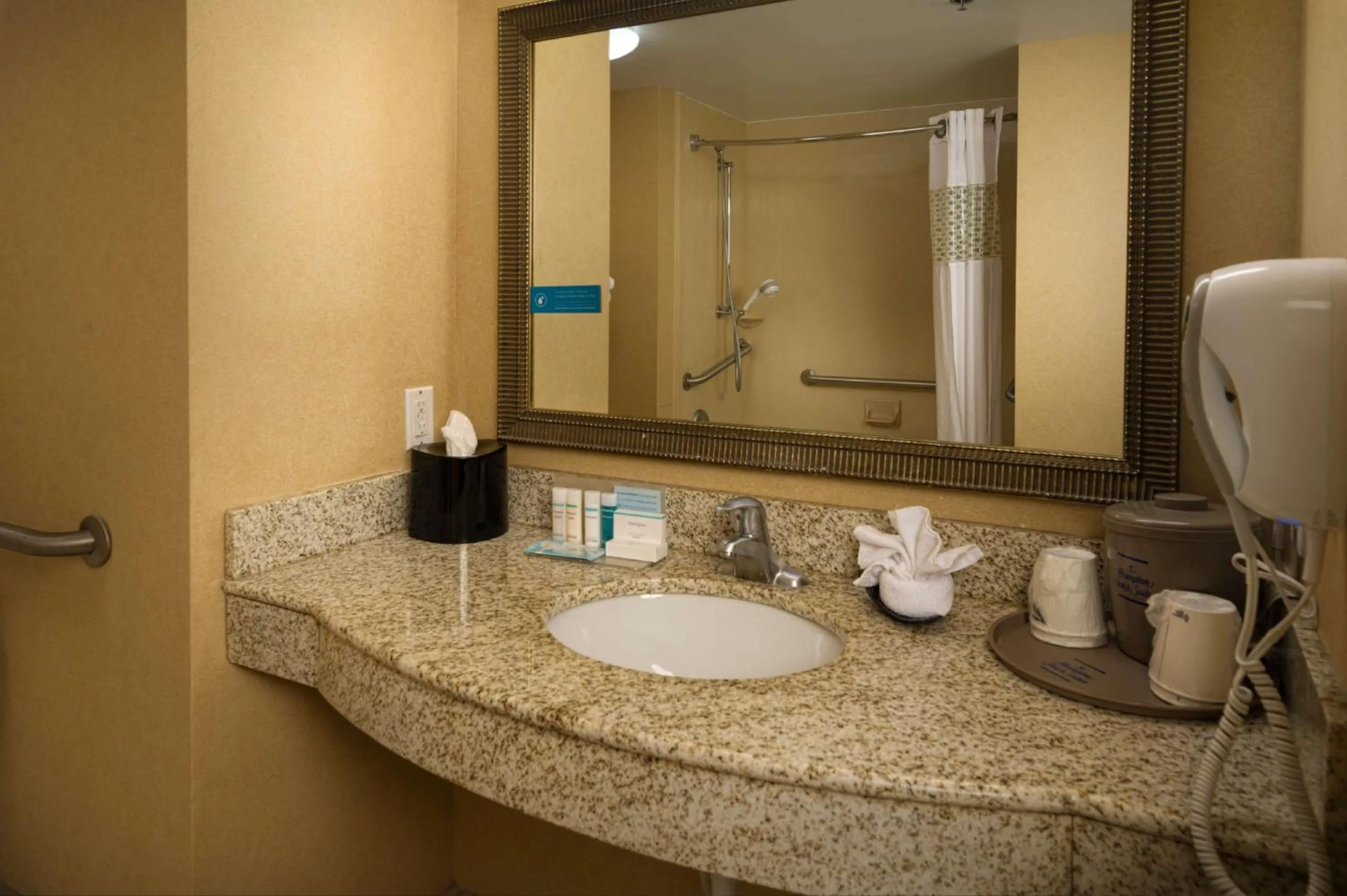 Bathroom in Hampton Inn & Suites Altus