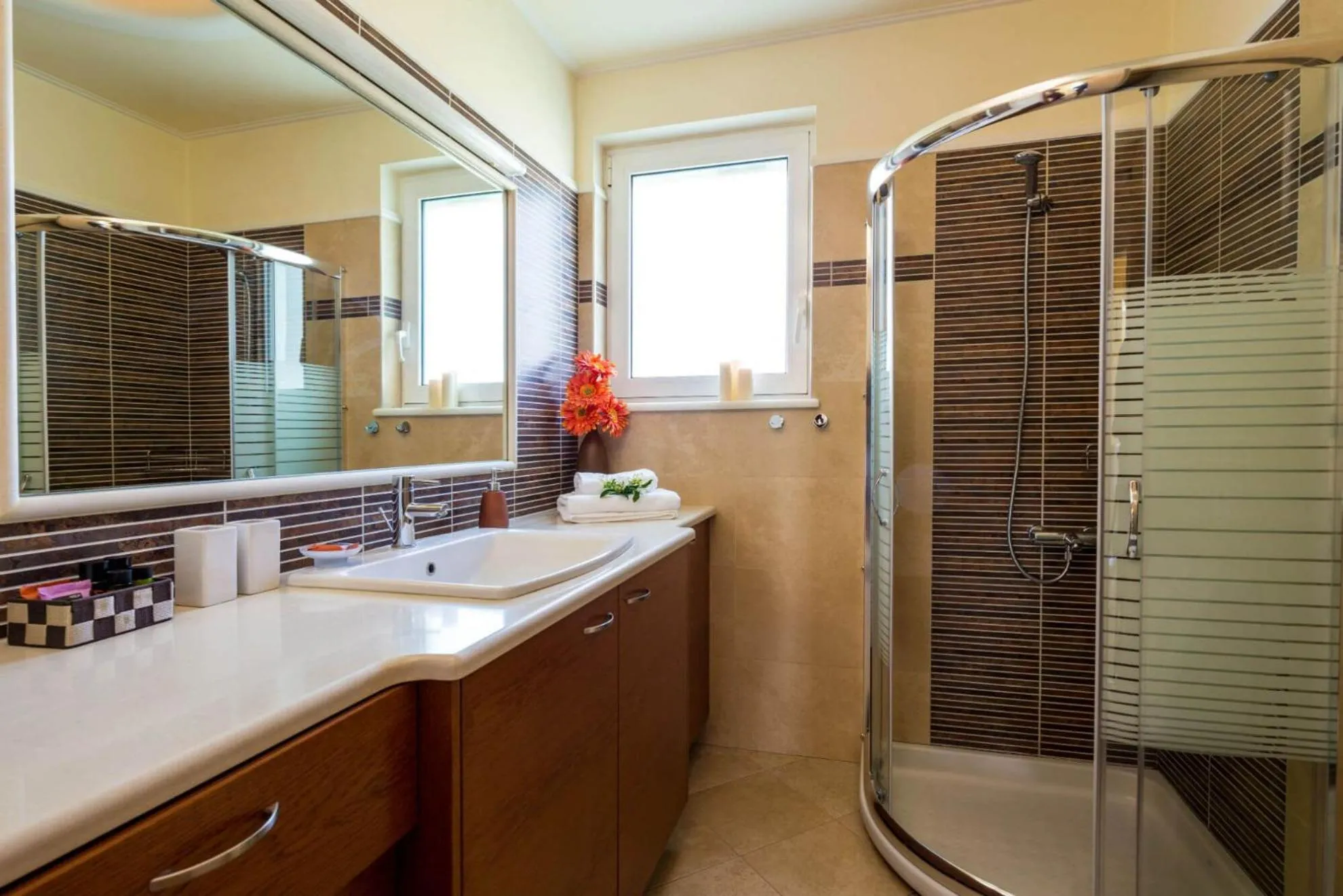 Shower in Villa Dimokratia