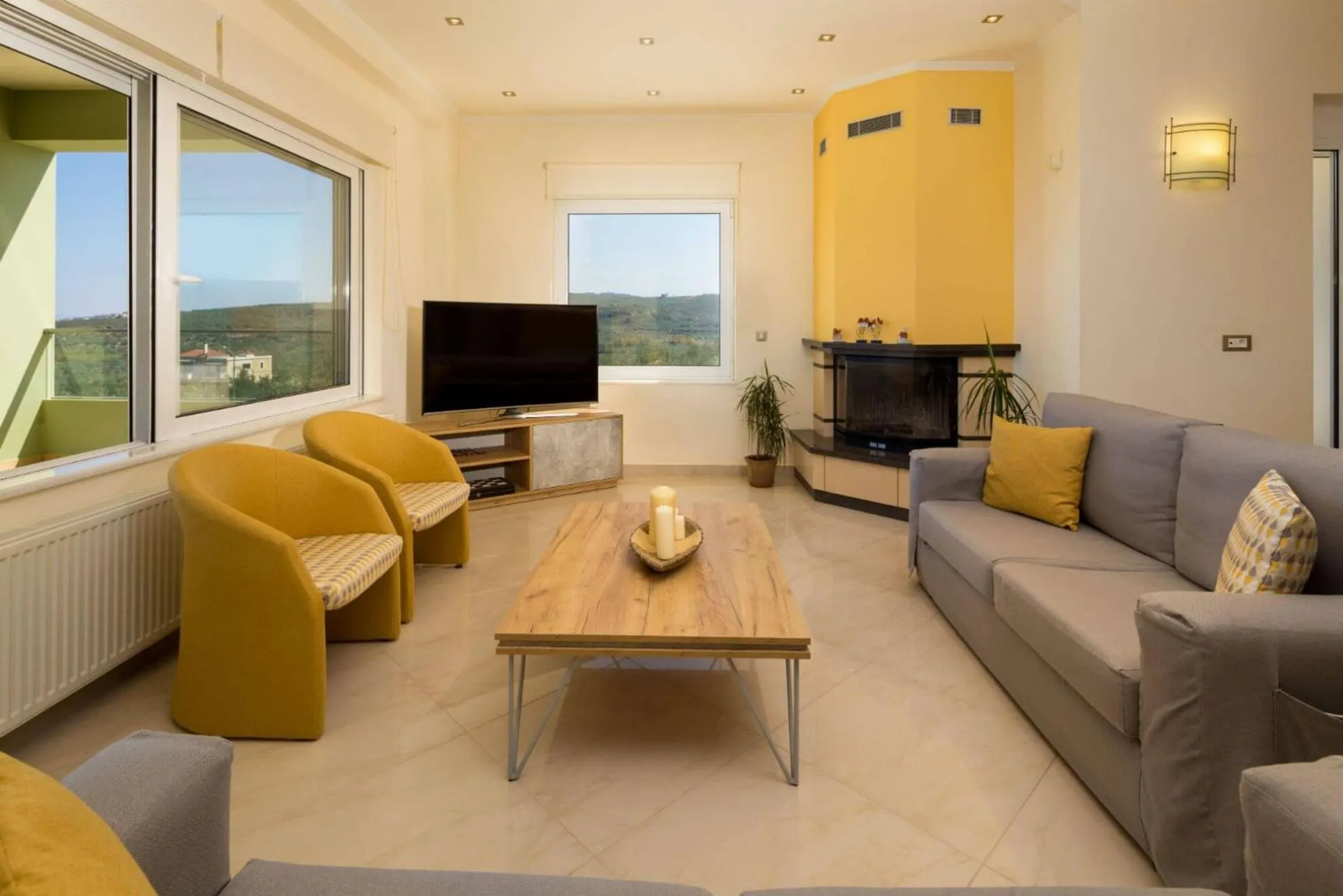 TV and multimedia in Villa Dimokratia