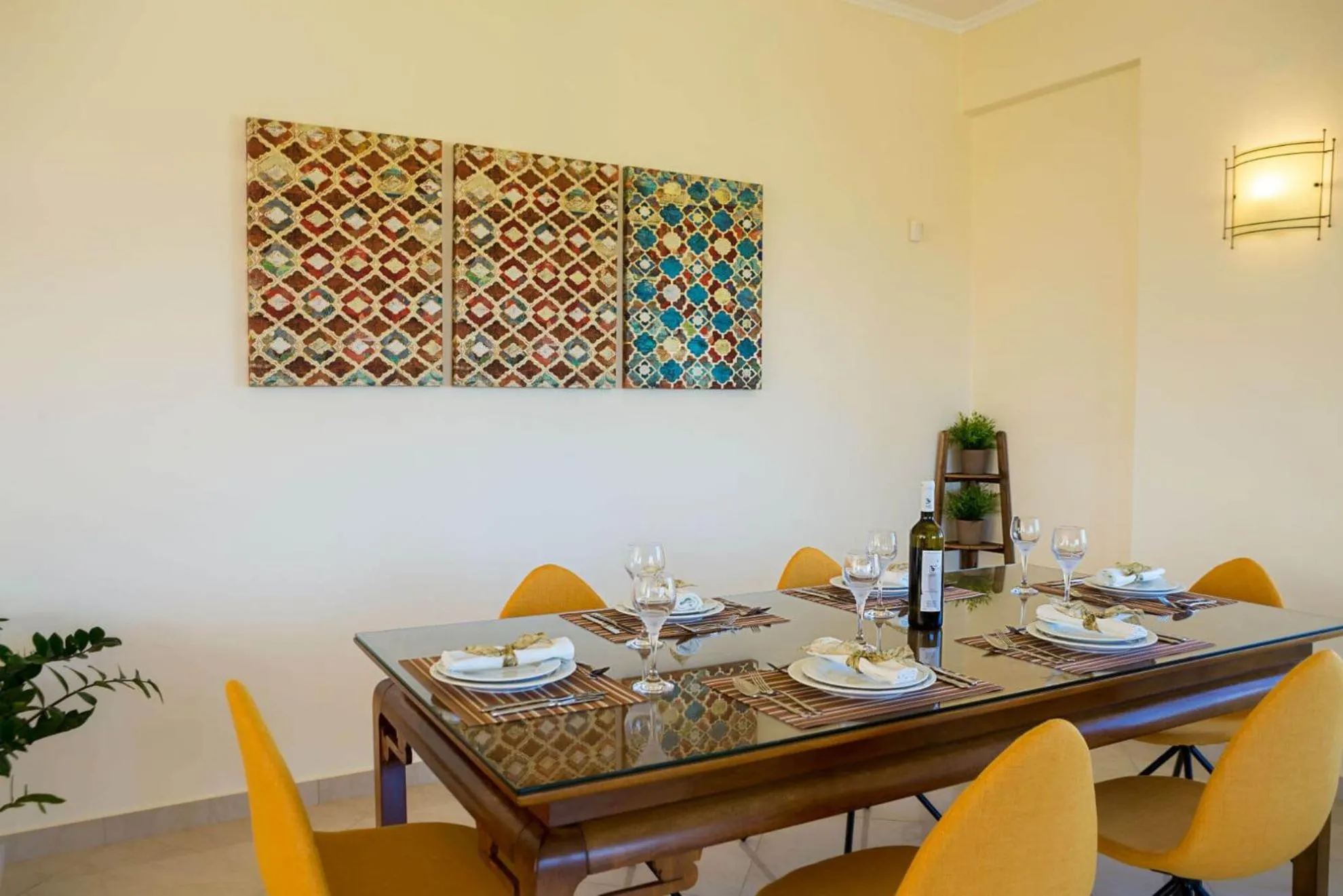 Dining area in Villa Dimokratia