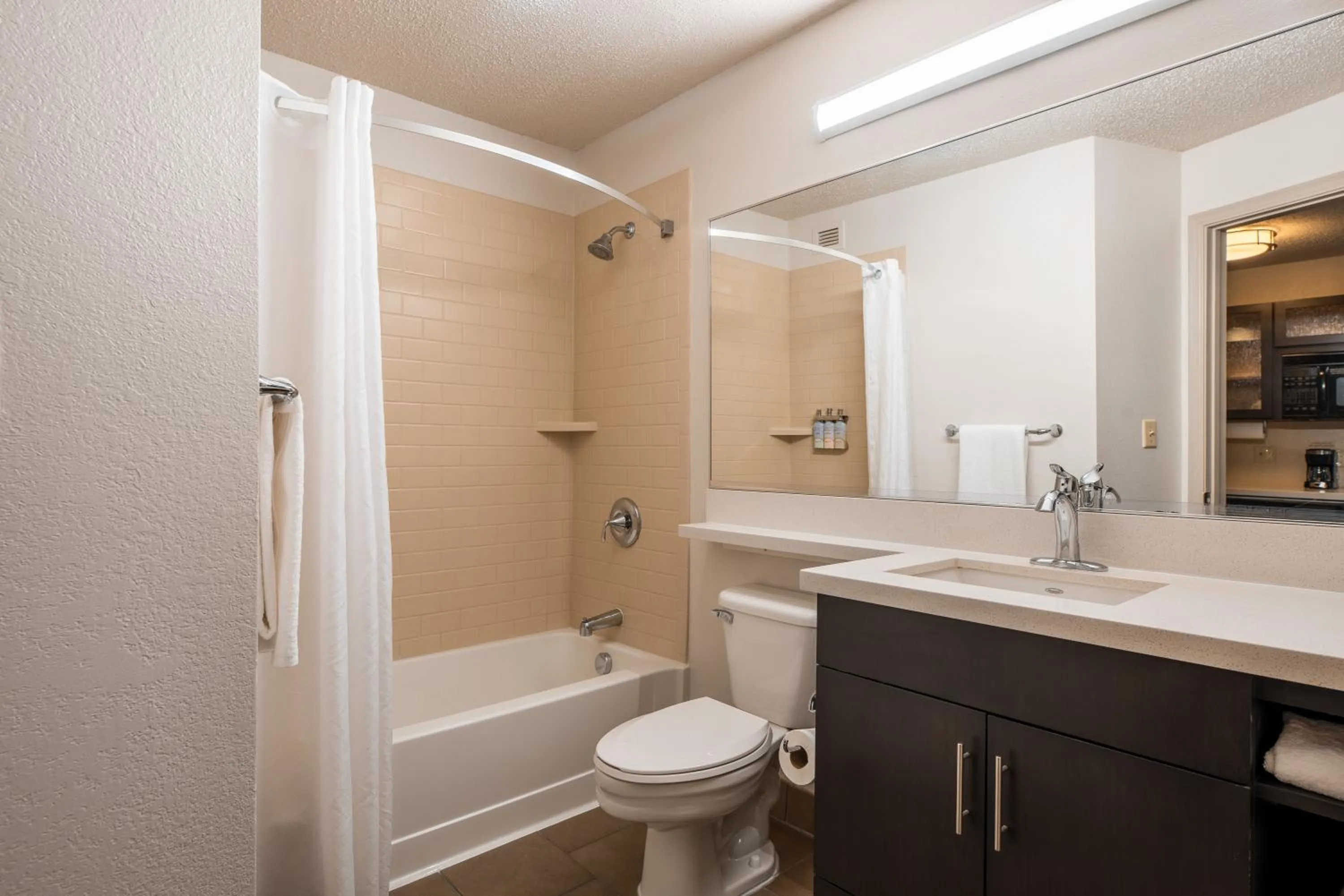 Shower in Sonesta Simply Suites Dallas Richardson