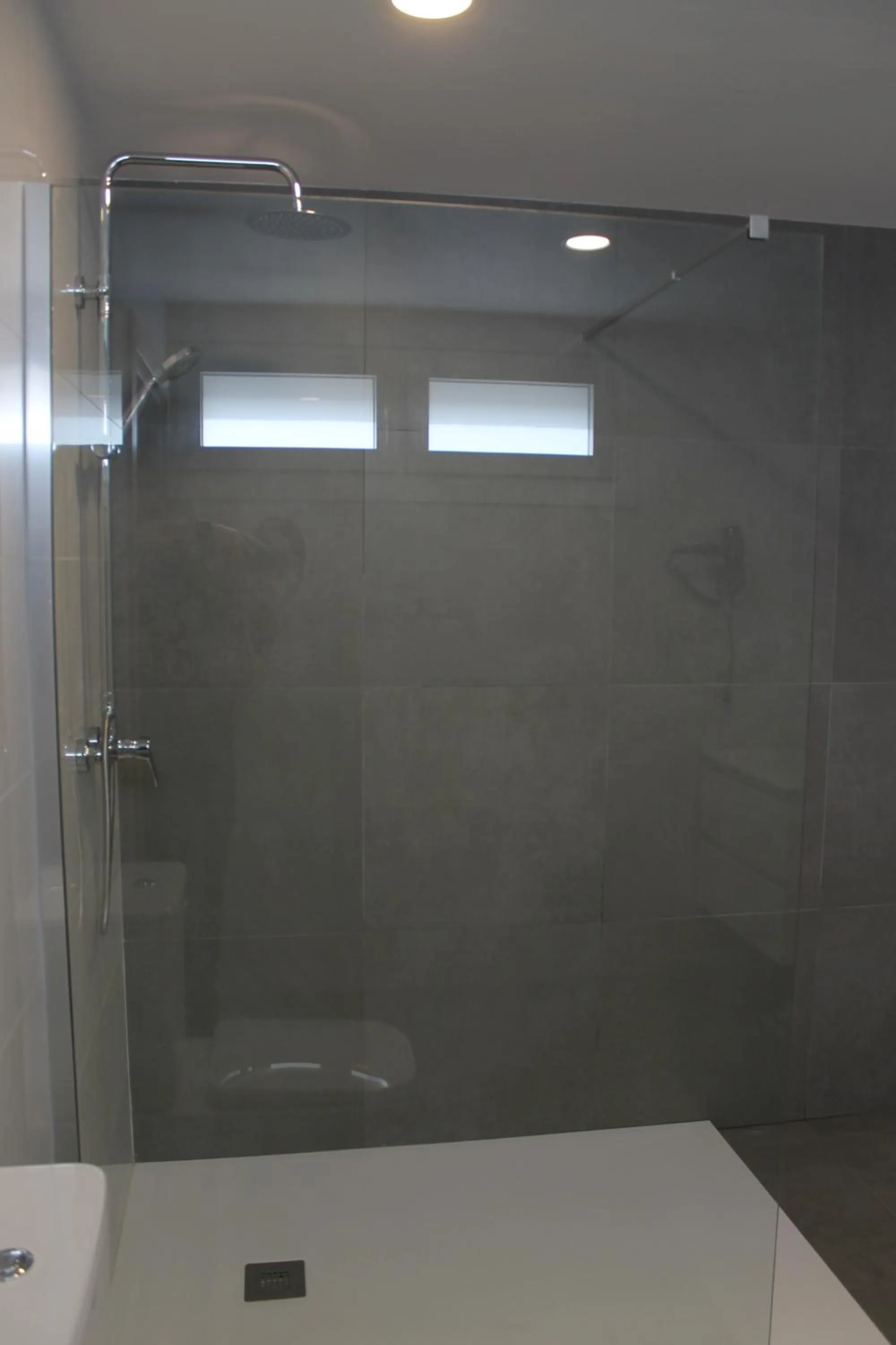 Shower in Hotel Hollywood