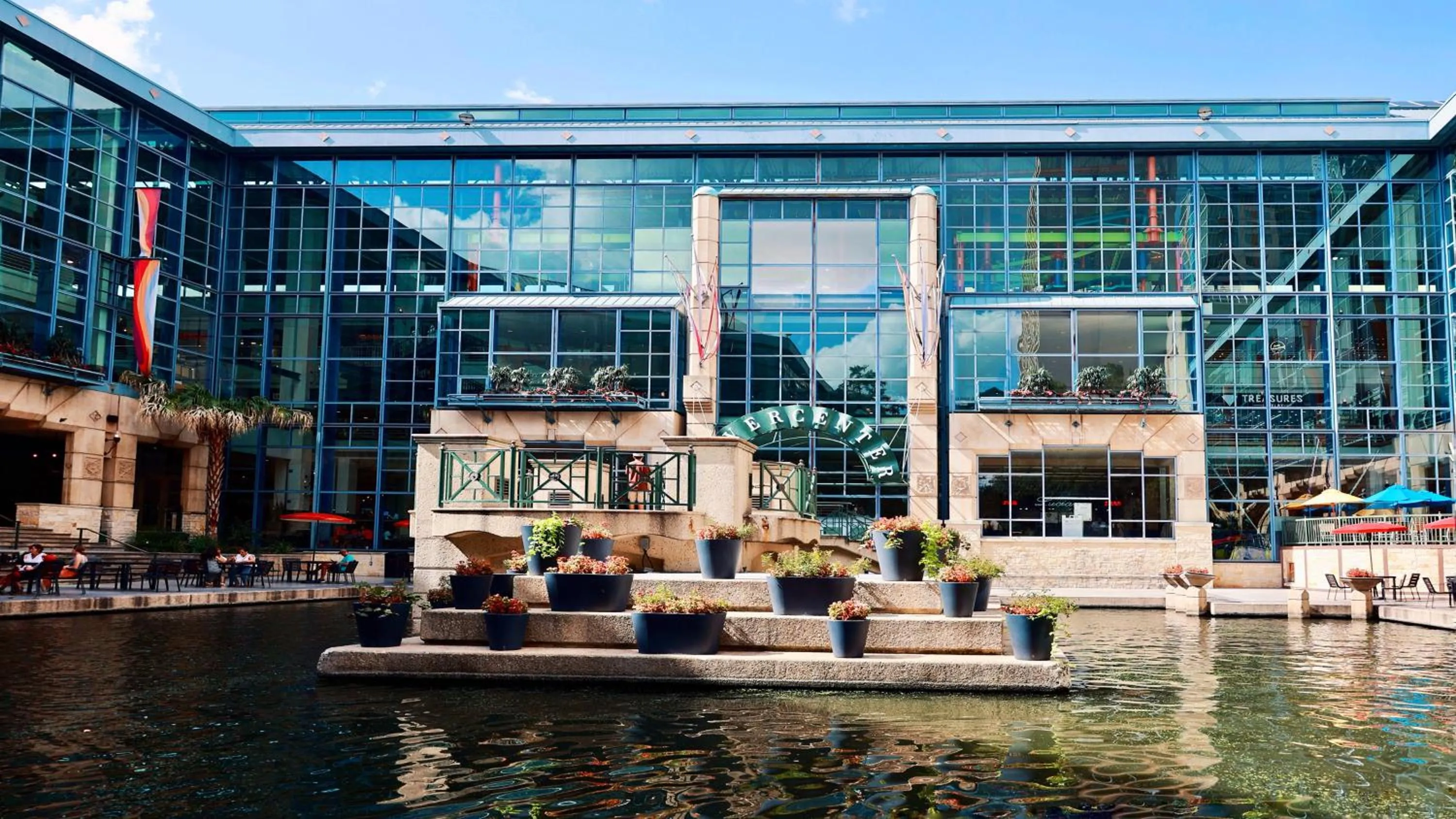 Nearby landmark in Holiday Inn Express Hotel & Suites San Antonio - Rivercenter Area by IHG