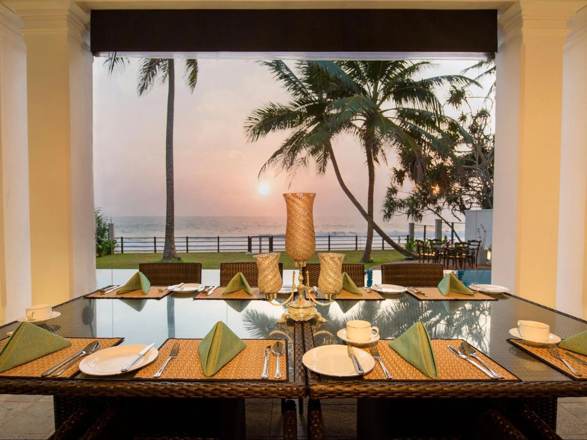 Restaurant/places to eat in Villa 46