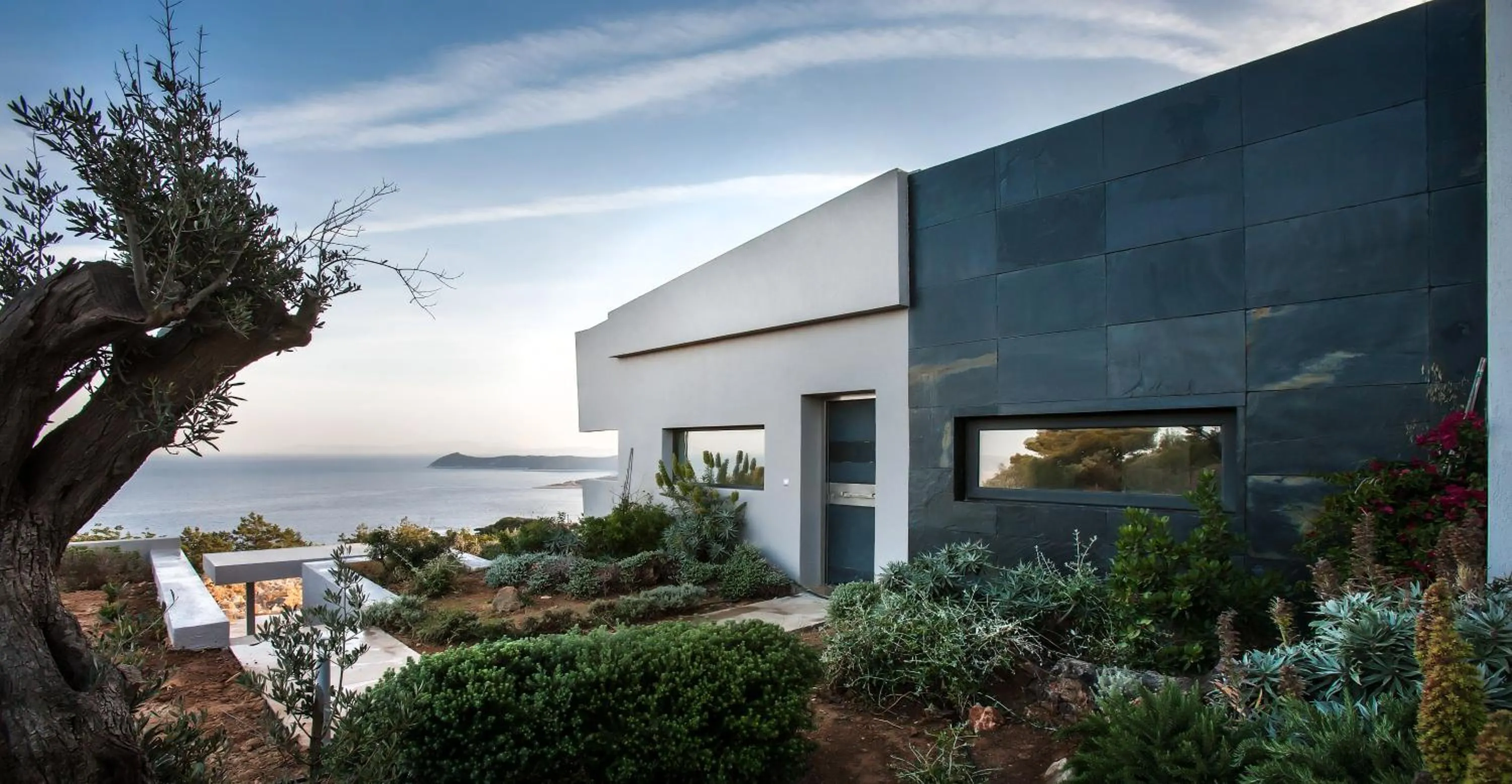 Sea view in Marathon Blue