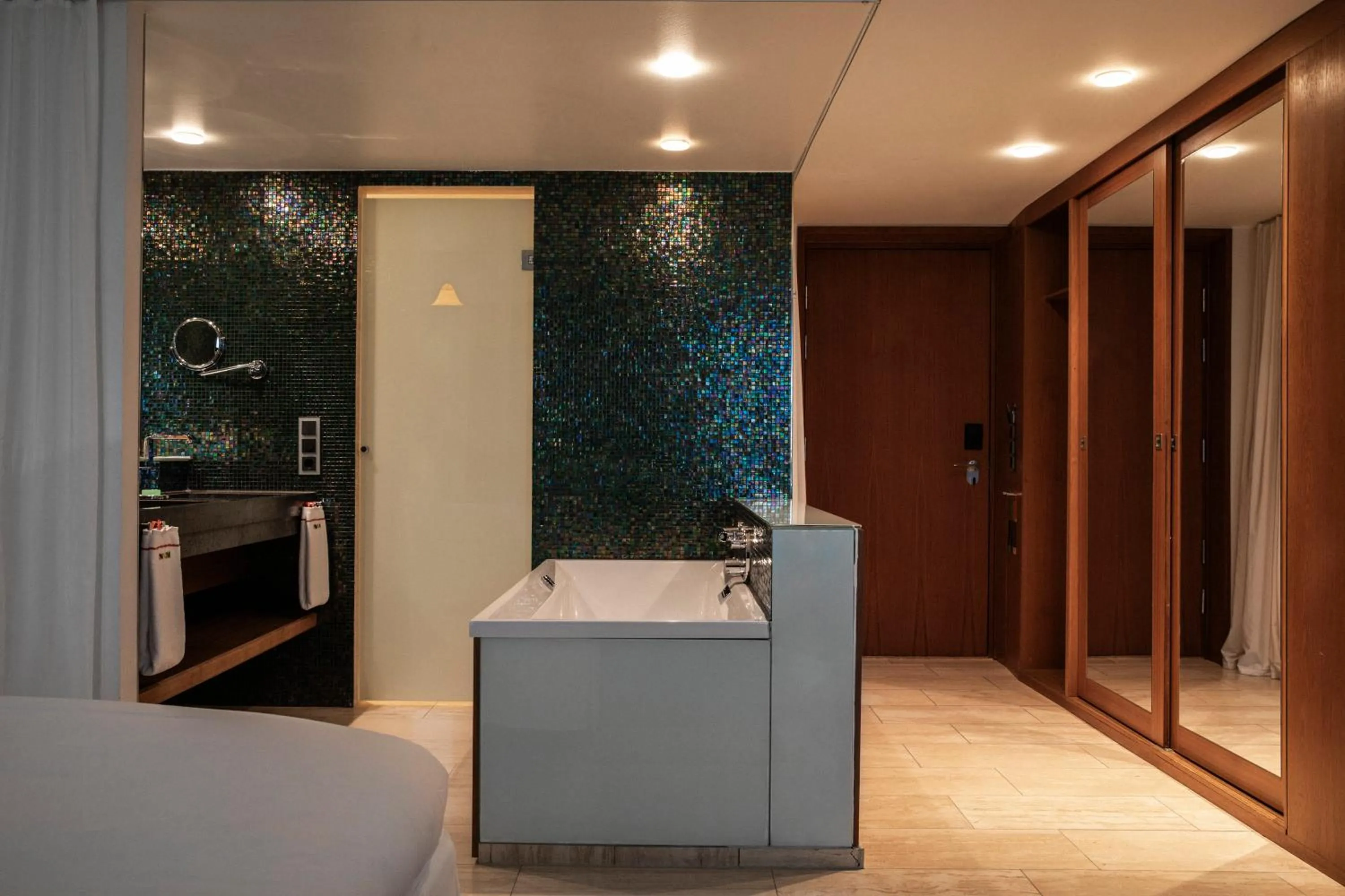 Bathroom in Avalon Hotel