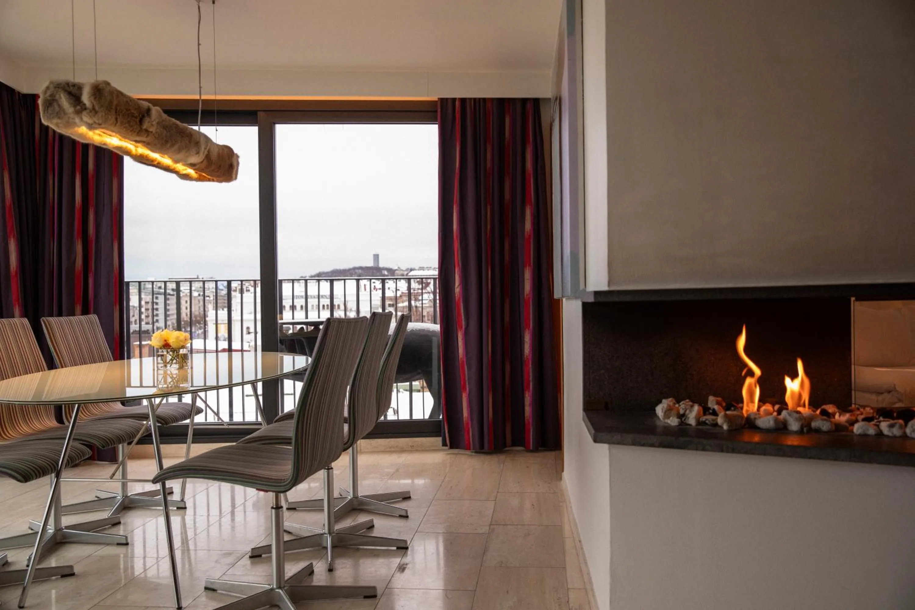 Dining area in Avalon Hotel