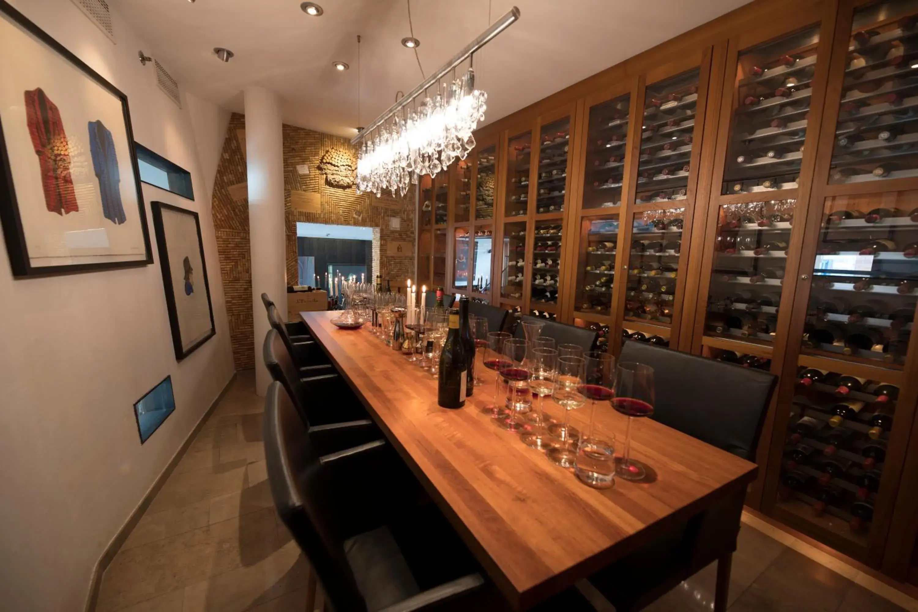 Restaurant/places to eat in Avalon Hotel Restaurant/places to eat in Avalon Hotel