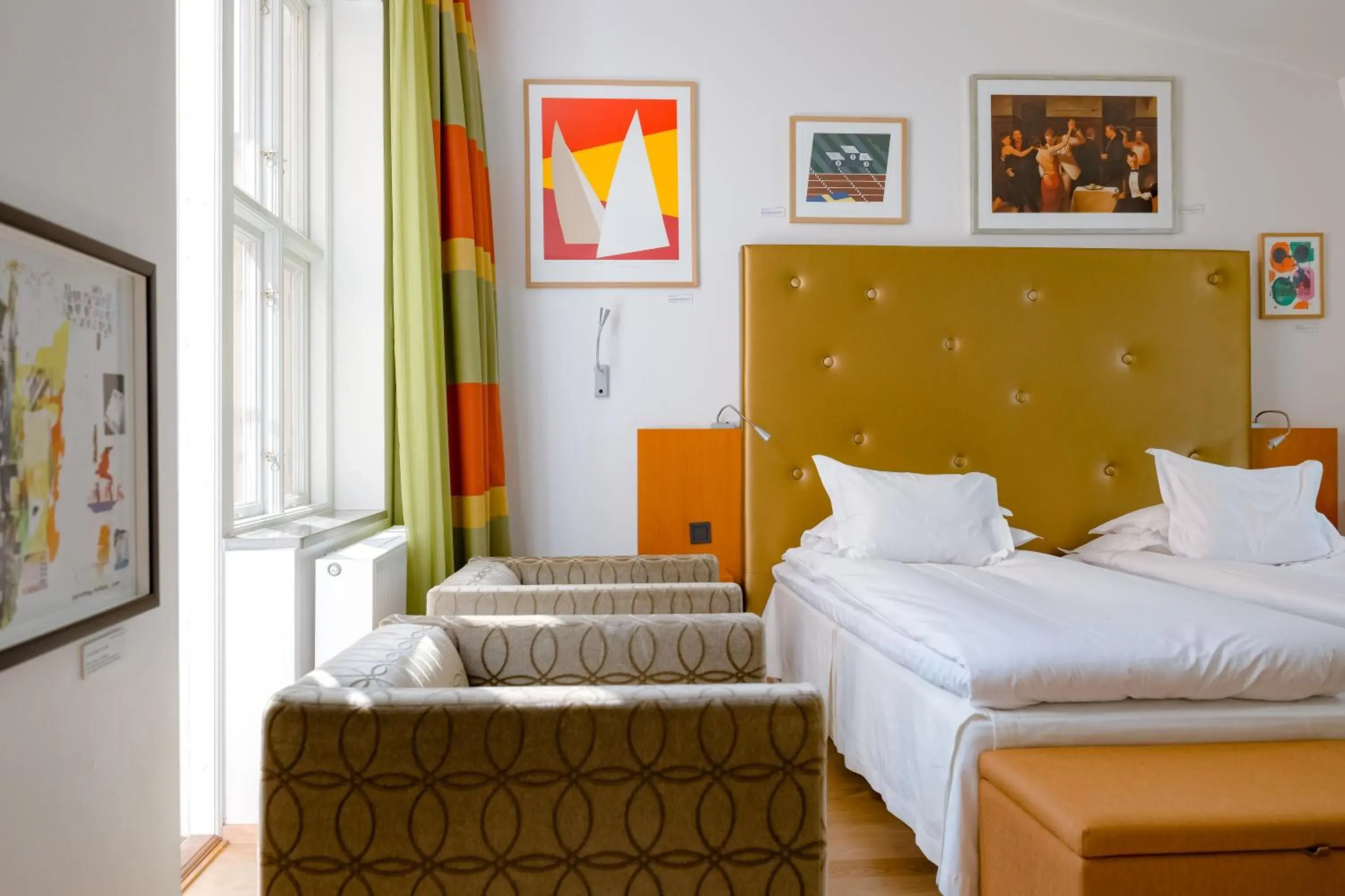 Bedroom, Bed in Avalon Hotel Bedroom, Bed in Avalon Hotel