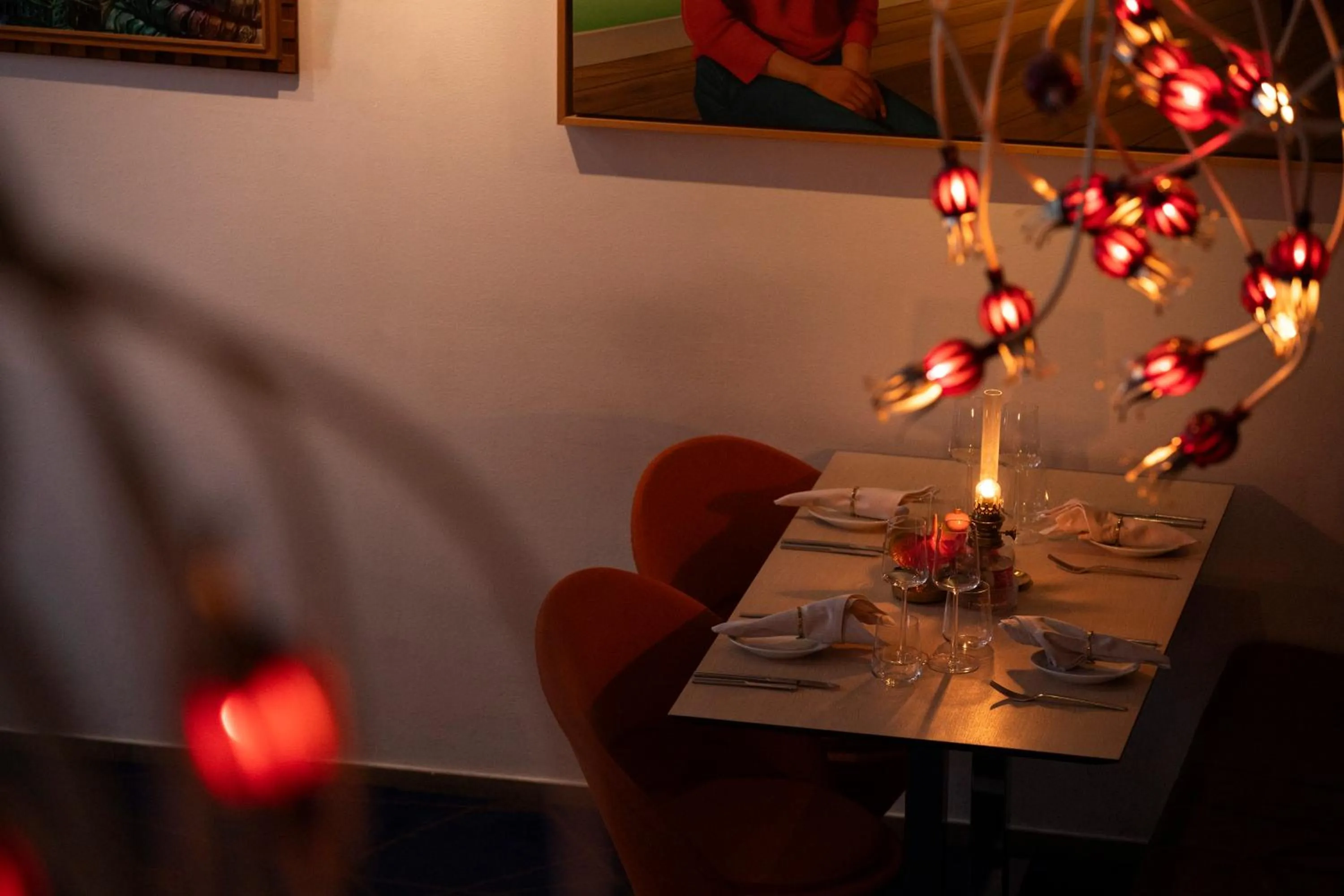 Restaurant/places to eat in Avalon Hotel