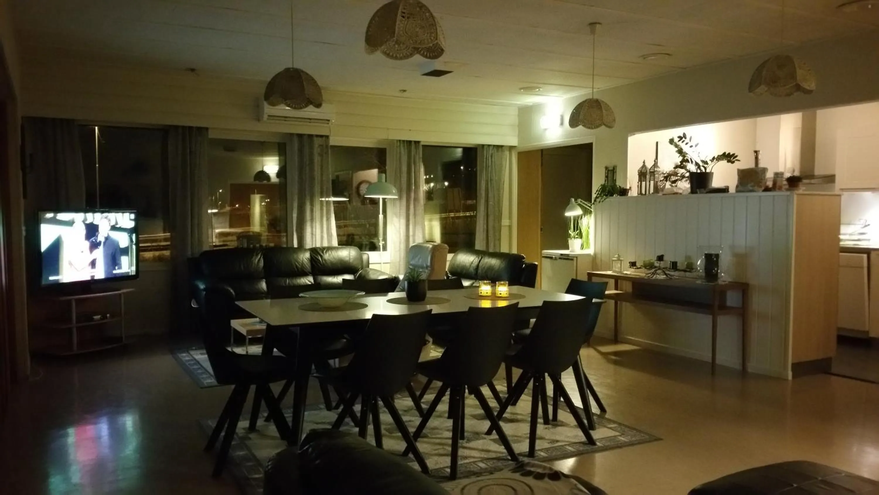 Communal lounge/ TV room in Hansnes Havfiske