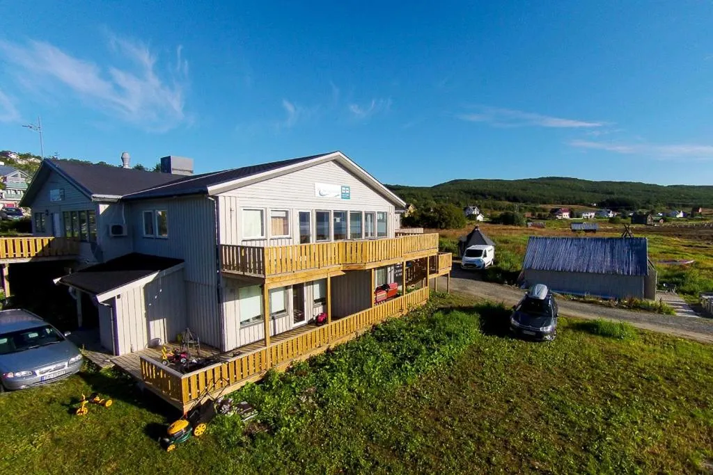 Facade/entrance in Hansnes Havfiske