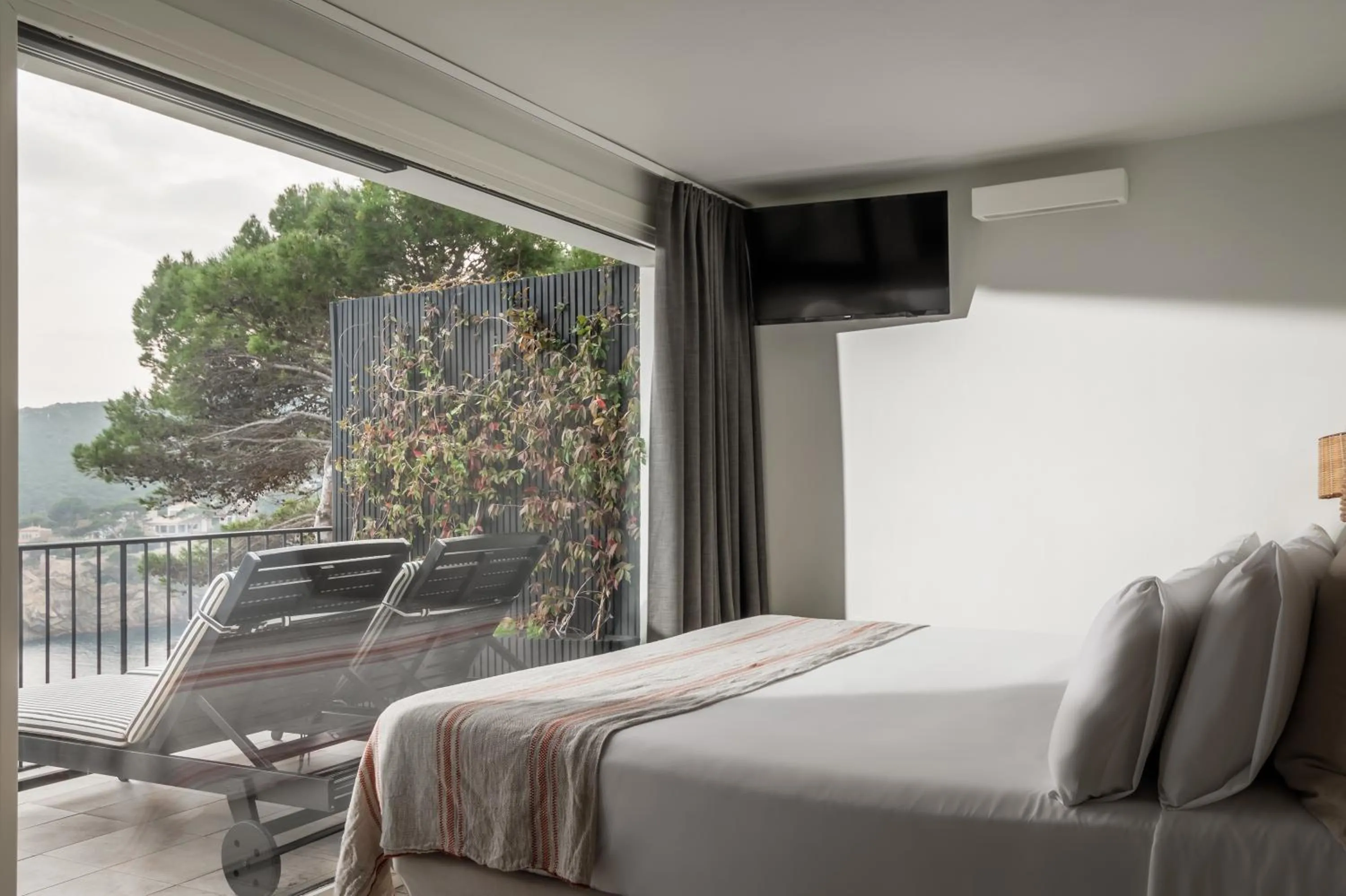 Bed in BYPILLOW Cap Sa Sal