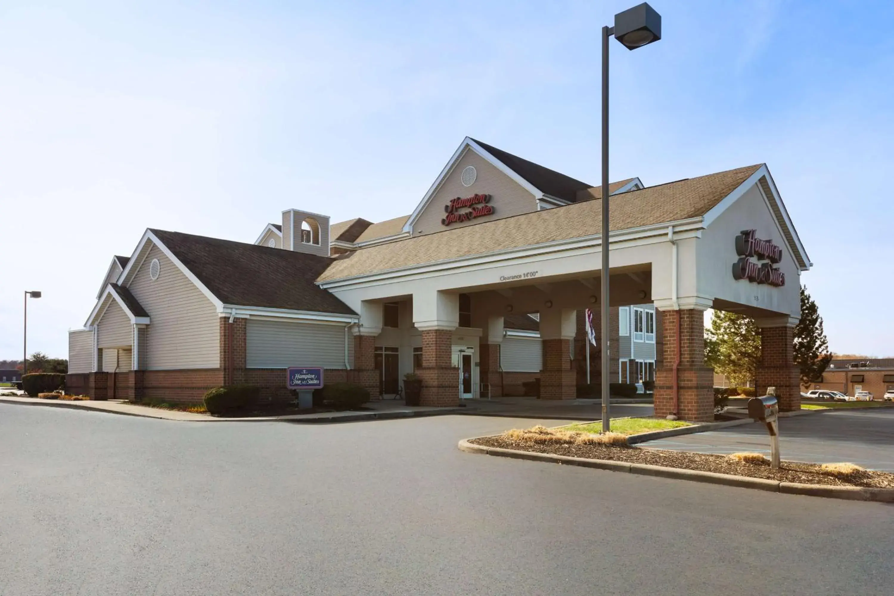 Property building in Hampton Inn & Suites Scottsburg Property building in Hampton Inn & Suites Scottsburg