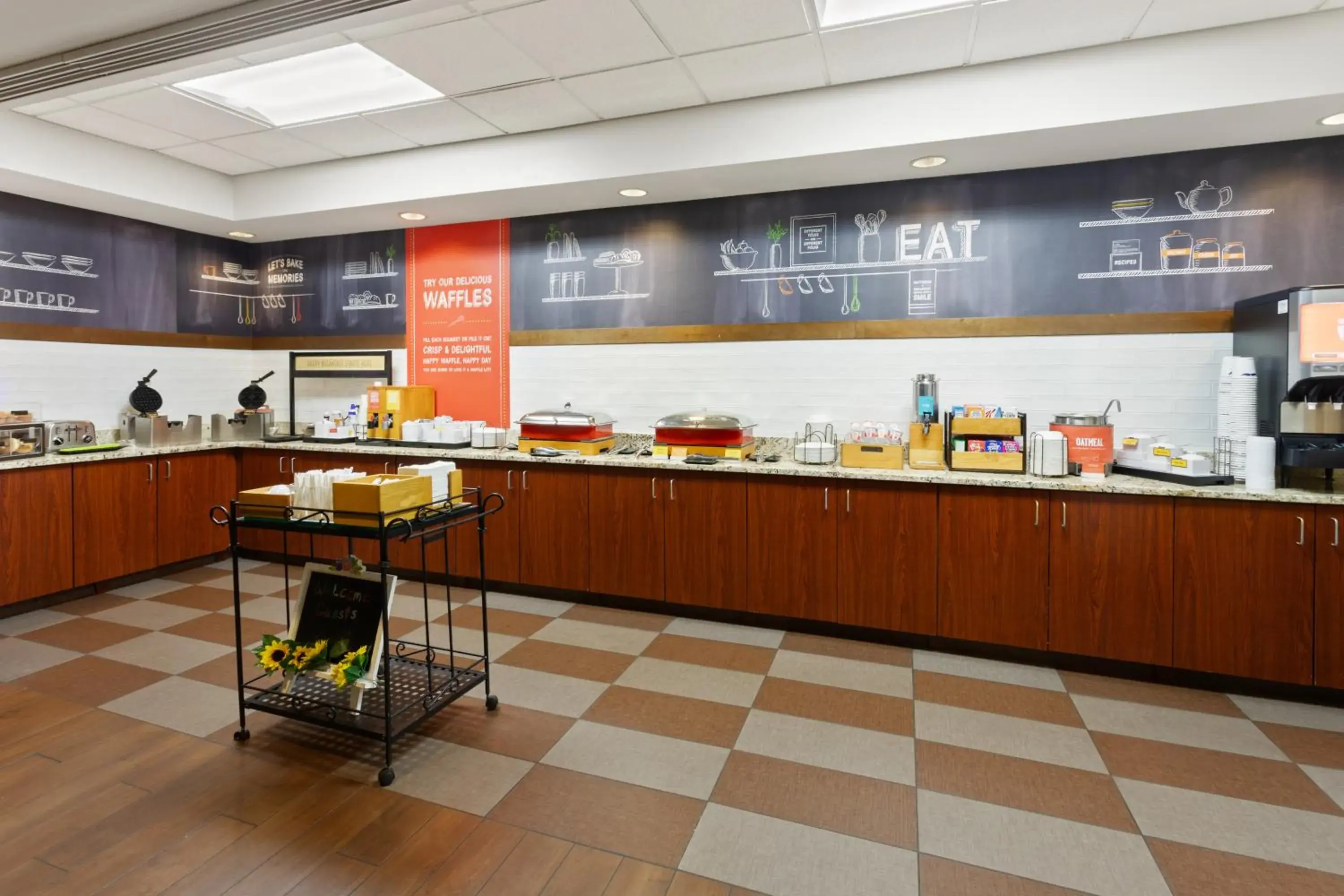 Breakfast in Hampton Inn & Suites Scottsburg Breakfast in Hampton Inn & Suites Scottsburg