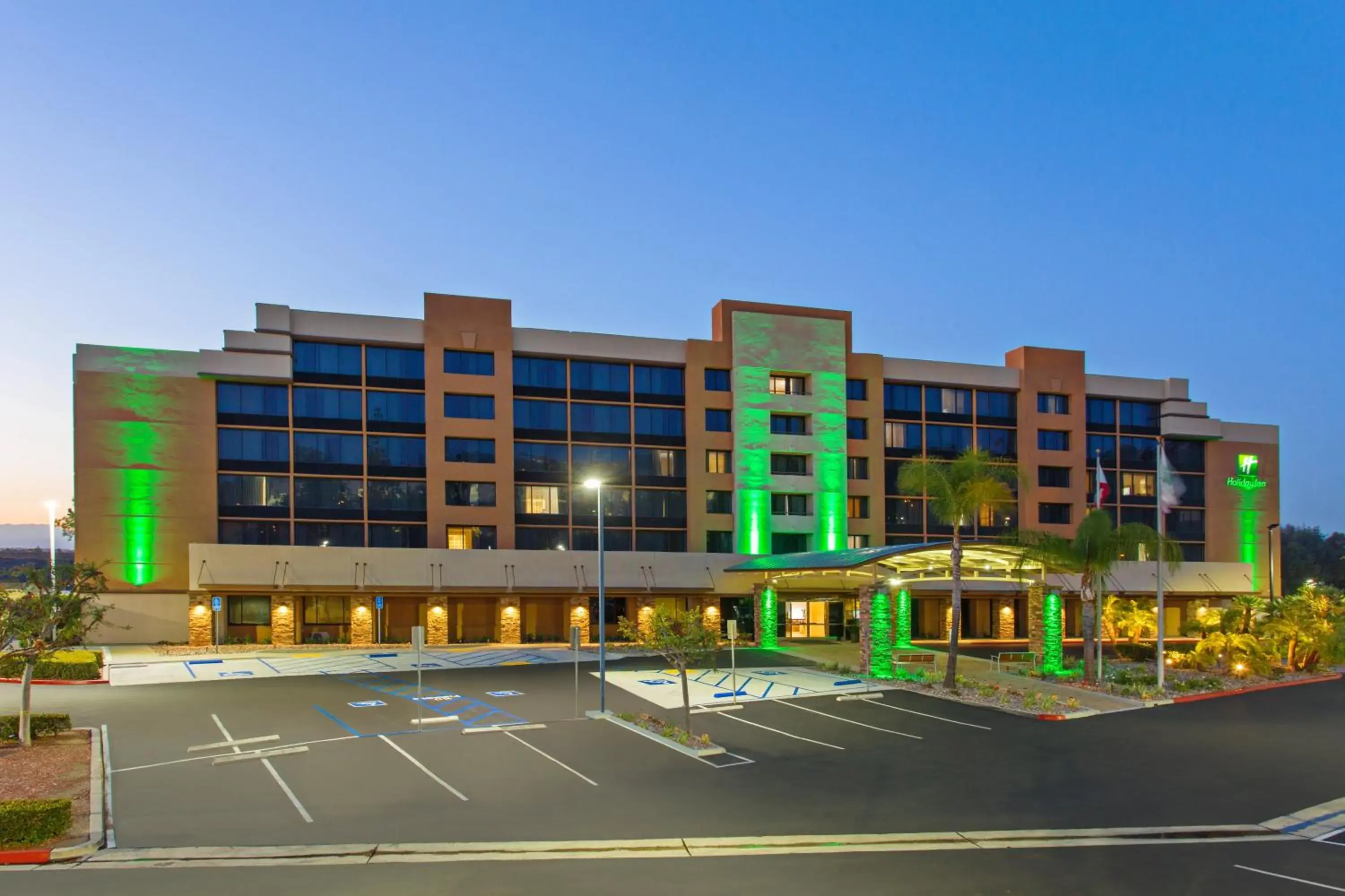 Property building in Holiday Inn Diamond Bar - Pomona by IHG Property building in Holiday Inn Diamond Bar - Pomona by IHG