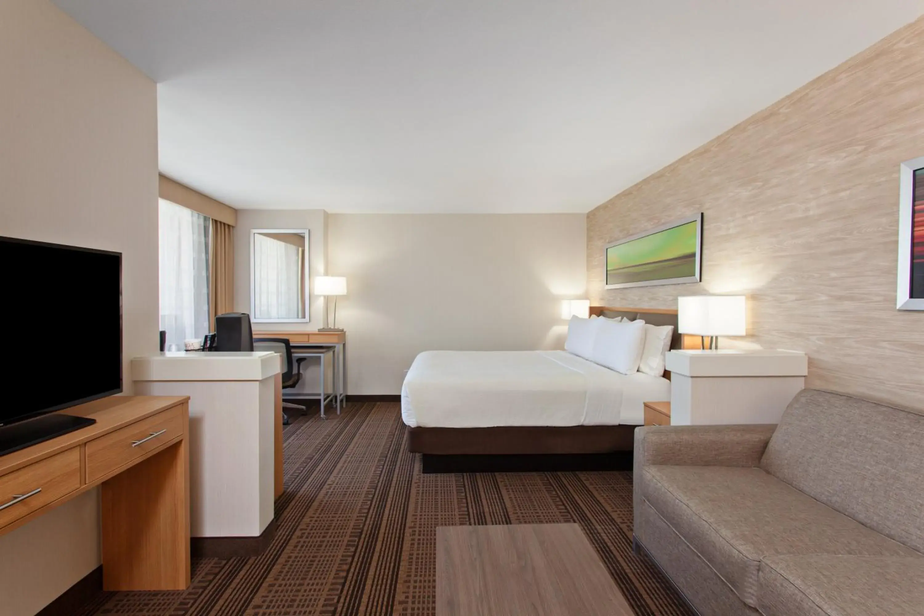 Photo of the whole room, Bed in Holiday Inn Diamond Bar - Pomona by IHG Photo of the whole room, Bed in Holiday Inn Diamond Bar - Pomona by IHG