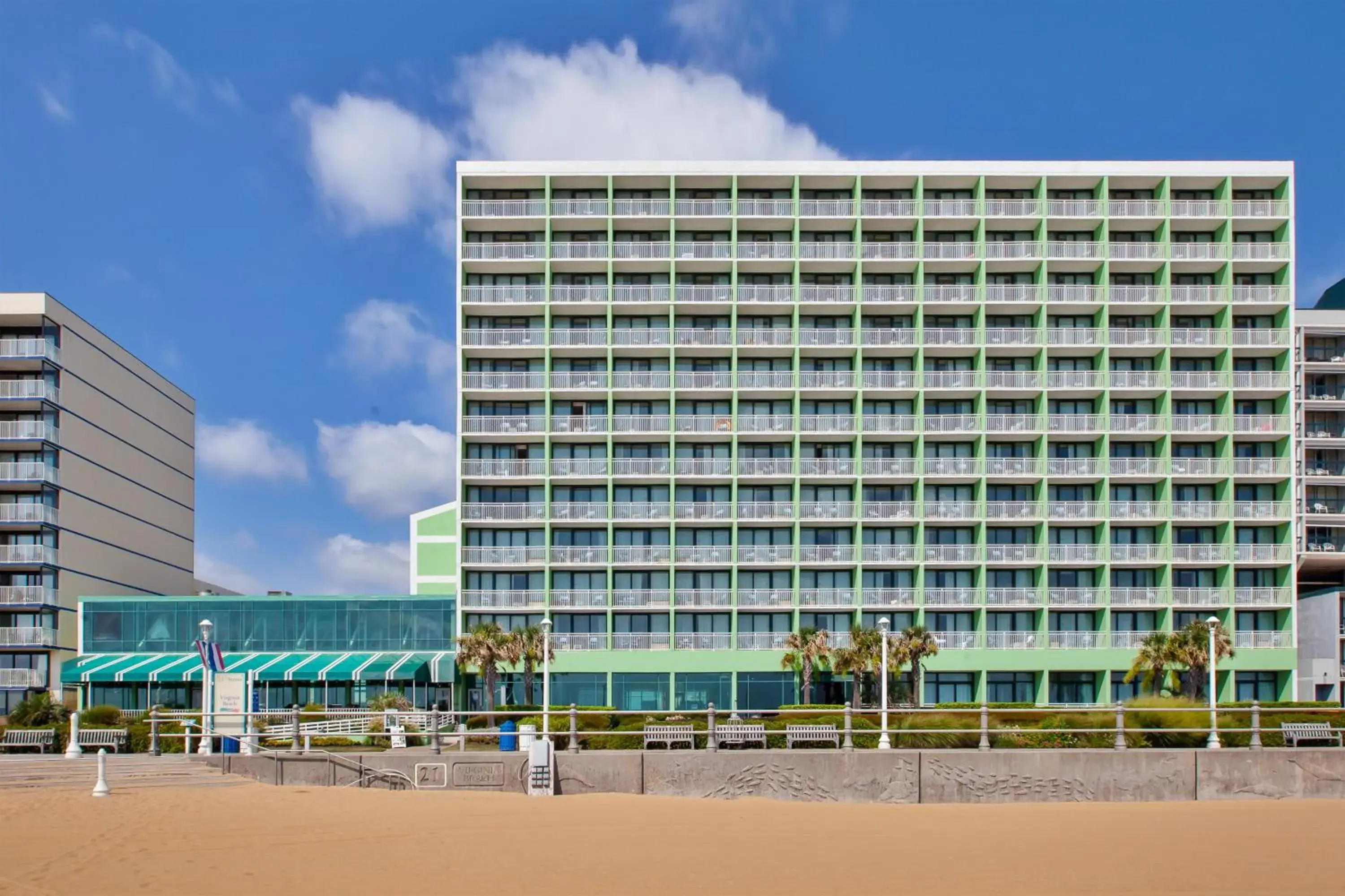 Property building in Holiday Inn Va Beach-Oceanside 21st St by IHG Property building in Holiday Inn Va Beach-Oceanside 21st St by IHG