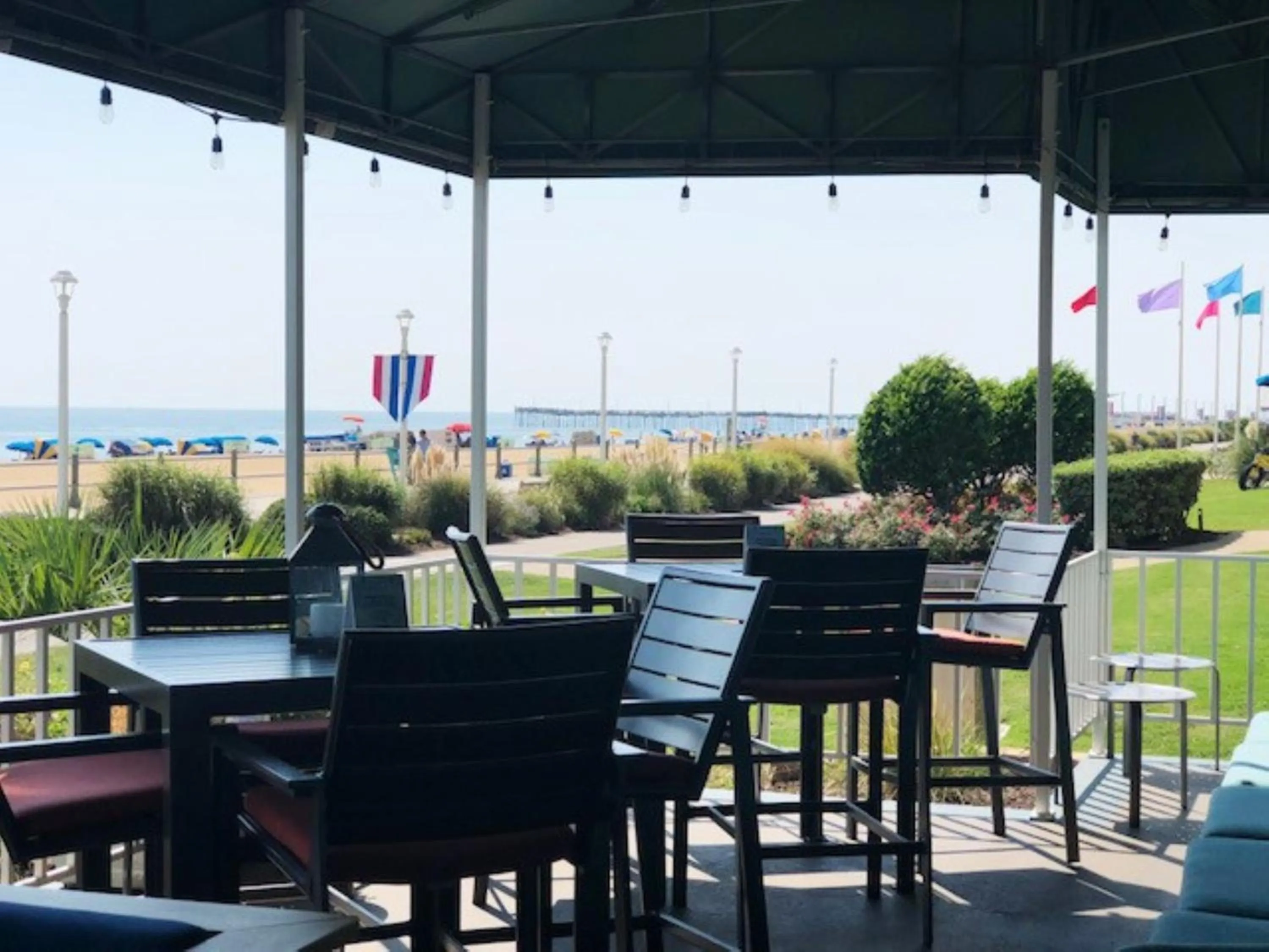 Restaurant/places to eat in Holiday Inn Va Beach-Oceanside 21st St by IHG