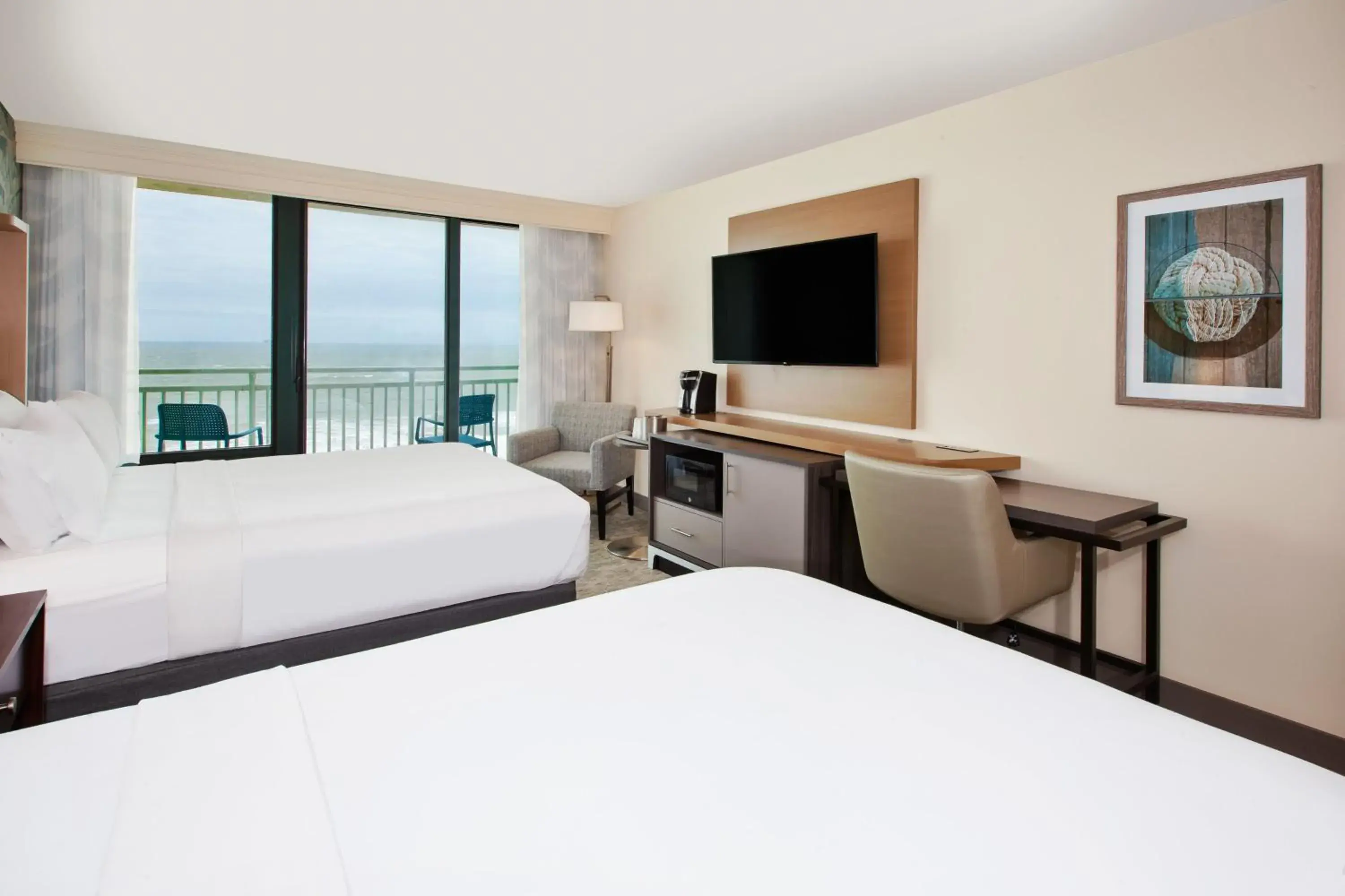Bedroom, Bed in Holiday Inn Va Beach-Oceanside 21st St by IHG Bedroom, Bed in Holiday Inn Va Beach-Oceanside 21st St by IHG
