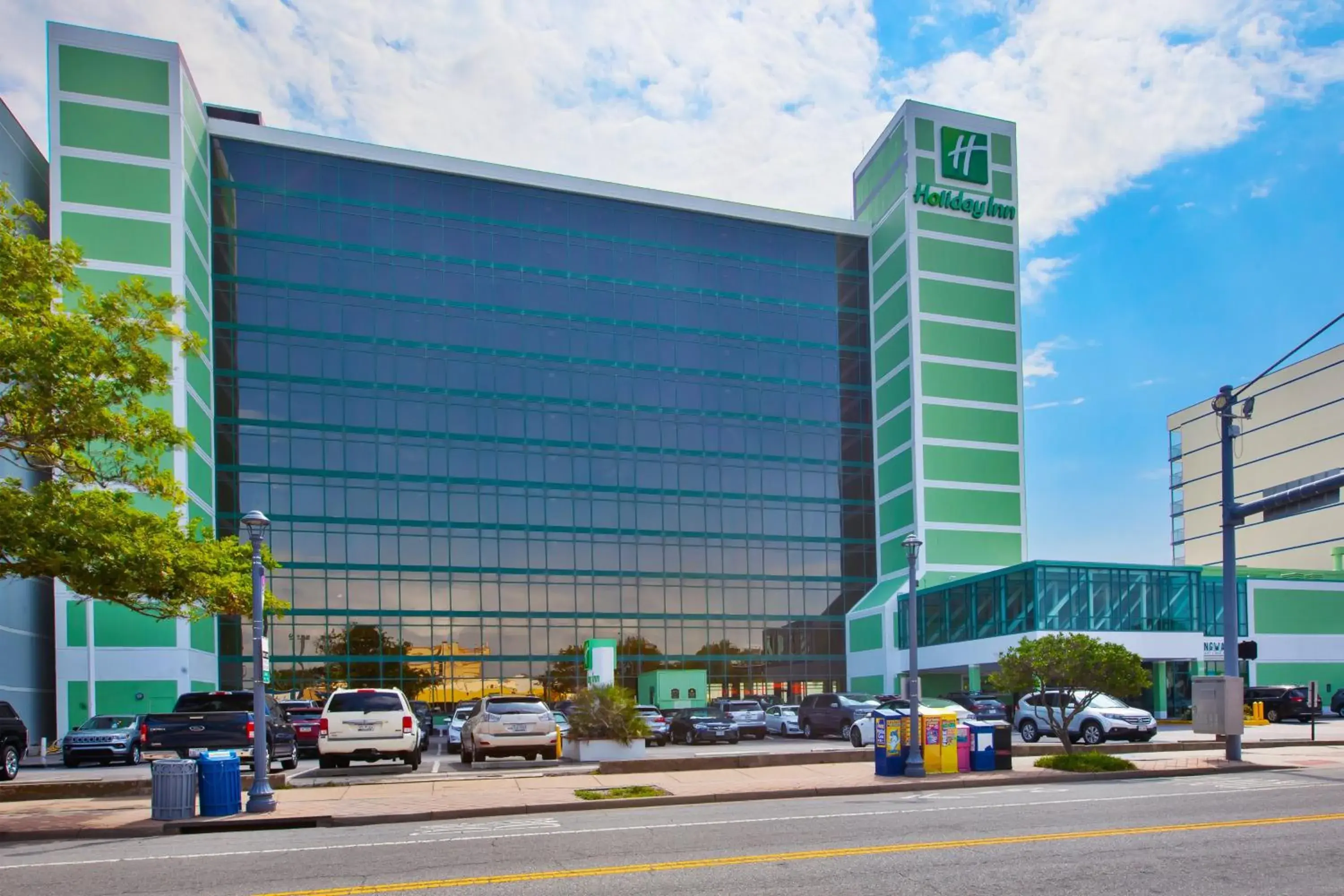 Property building in Holiday Inn Va Beach-Oceanside 21st St by IHG Property building in Holiday Inn Va Beach-Oceanside 21st St by IHG