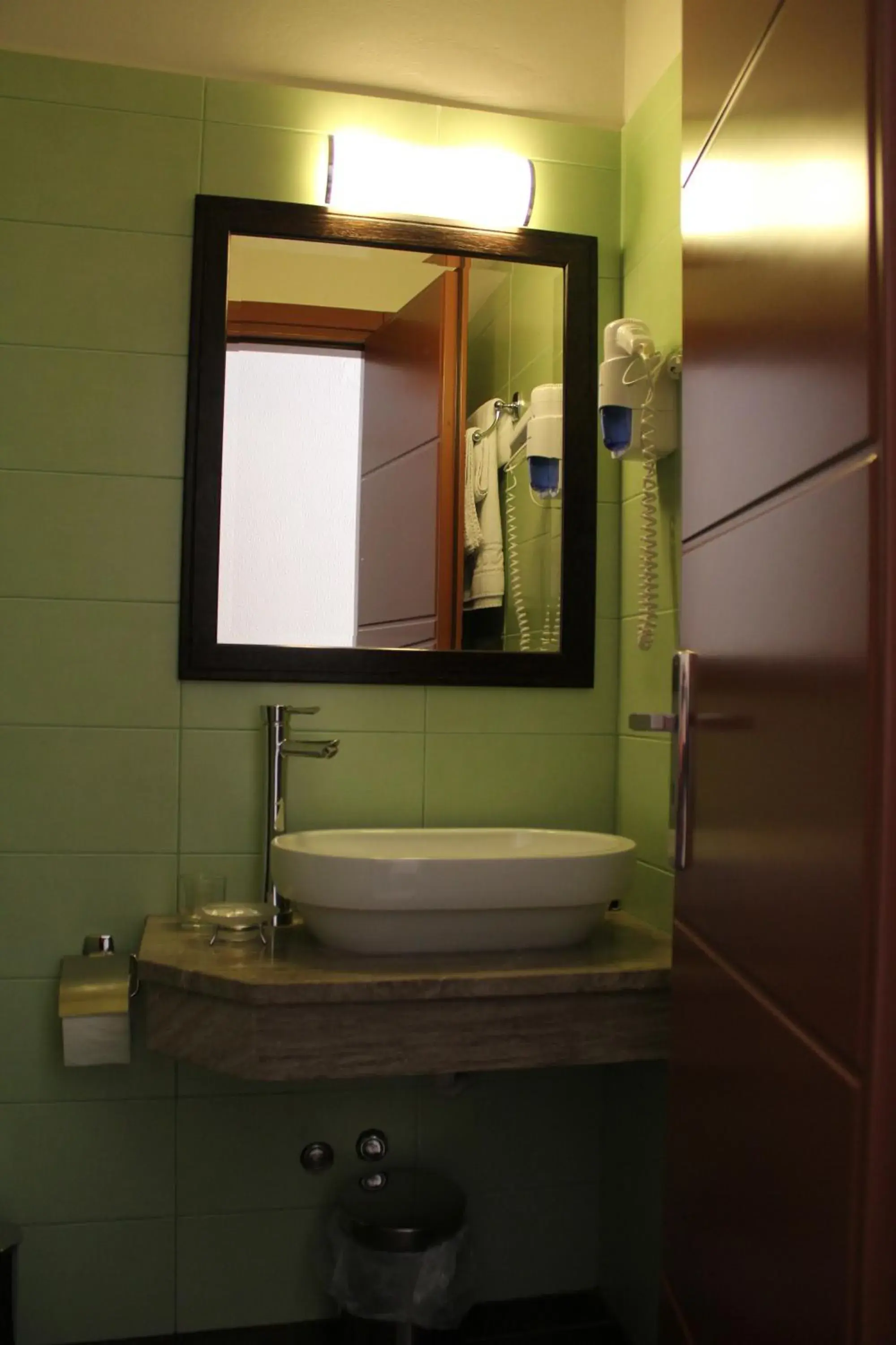 Twin Room with Balcony in Aposperides Hotel Twin Room with Balcony in Aposperides Hotel