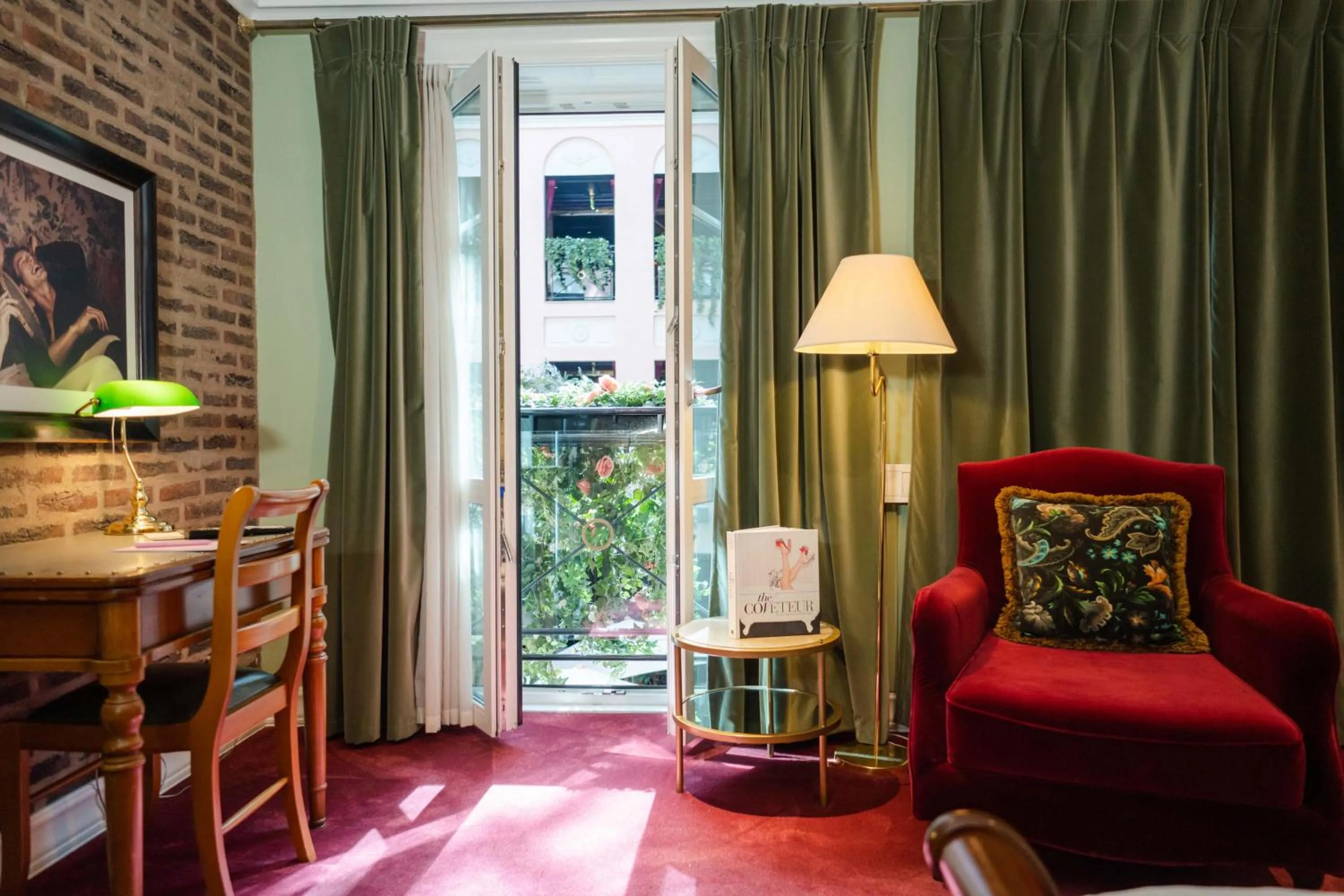 View (from property/room) in MJ's