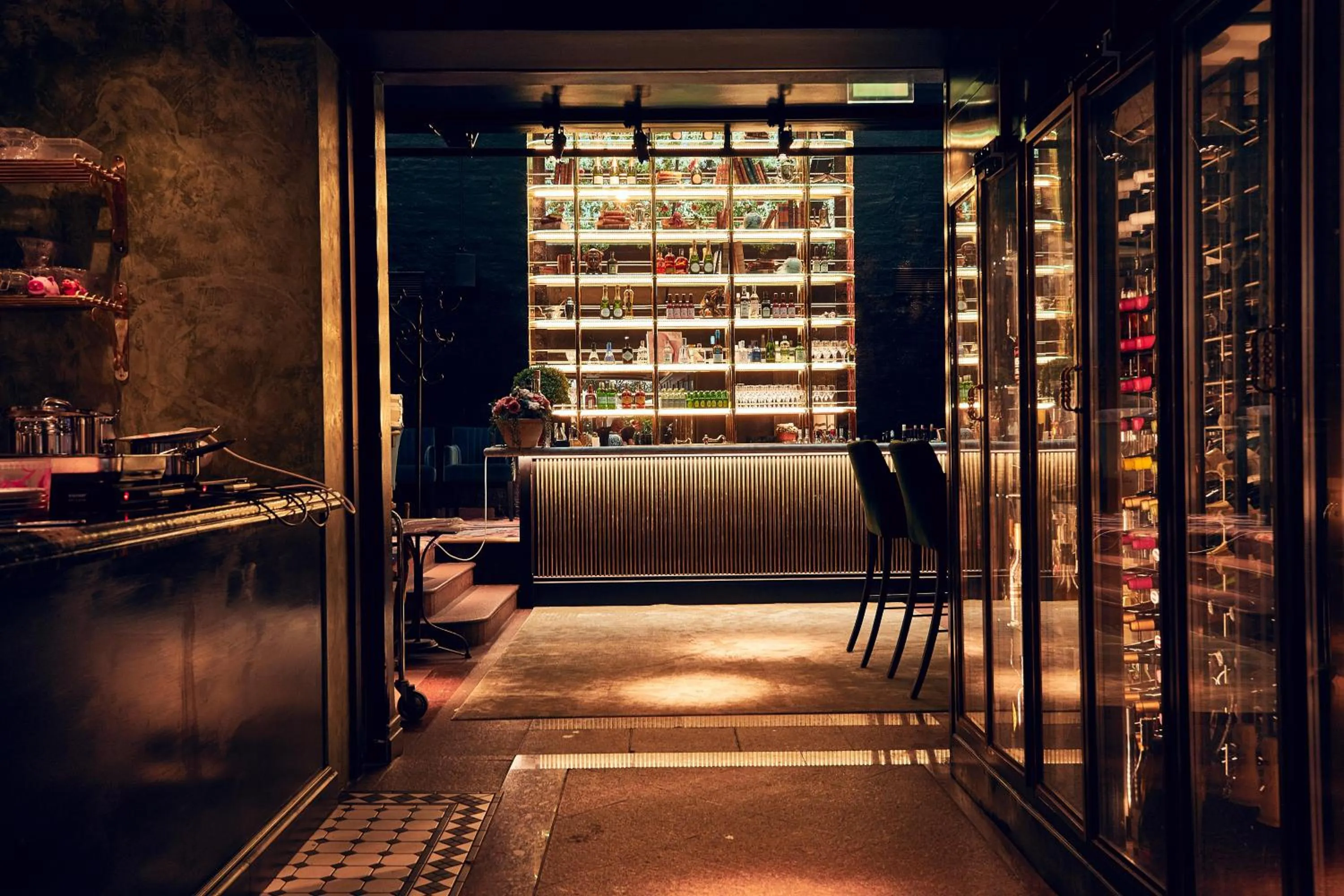 Lounge or bar in MJ's