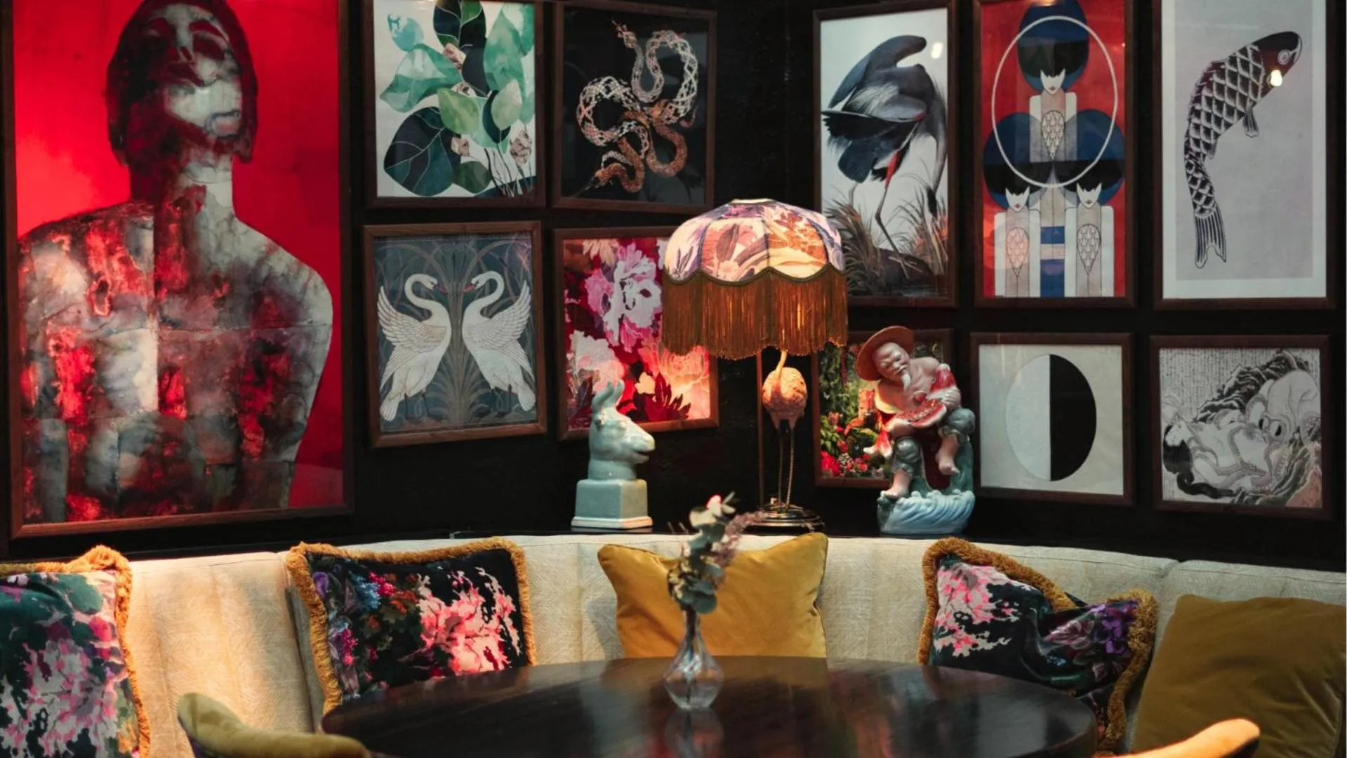 Restaurant/places to eat in MJ's