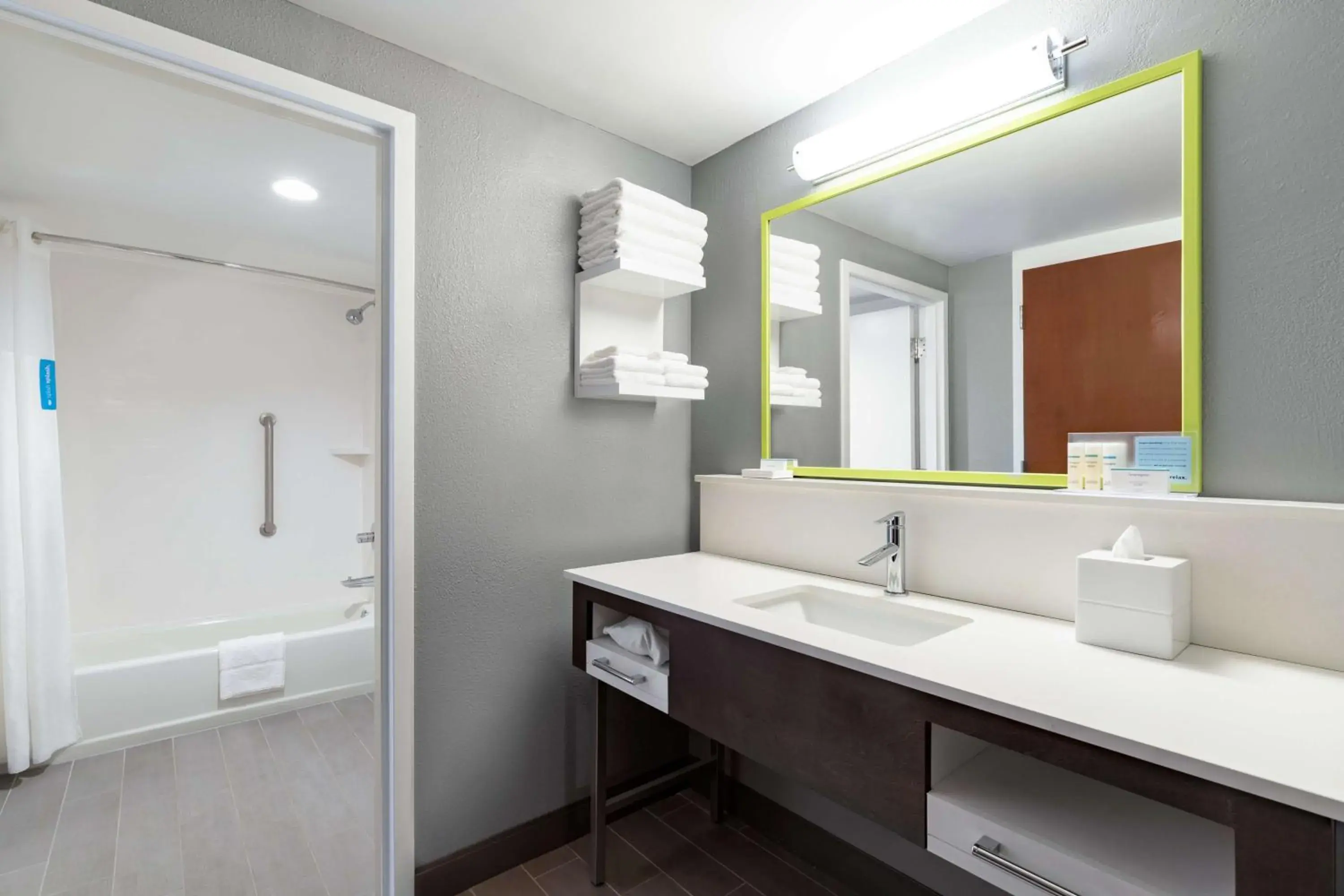 Bathroom in Hampton Inn Greenville-Simpsonville Bathroom in Hampton Inn Greenville-Simpsonville