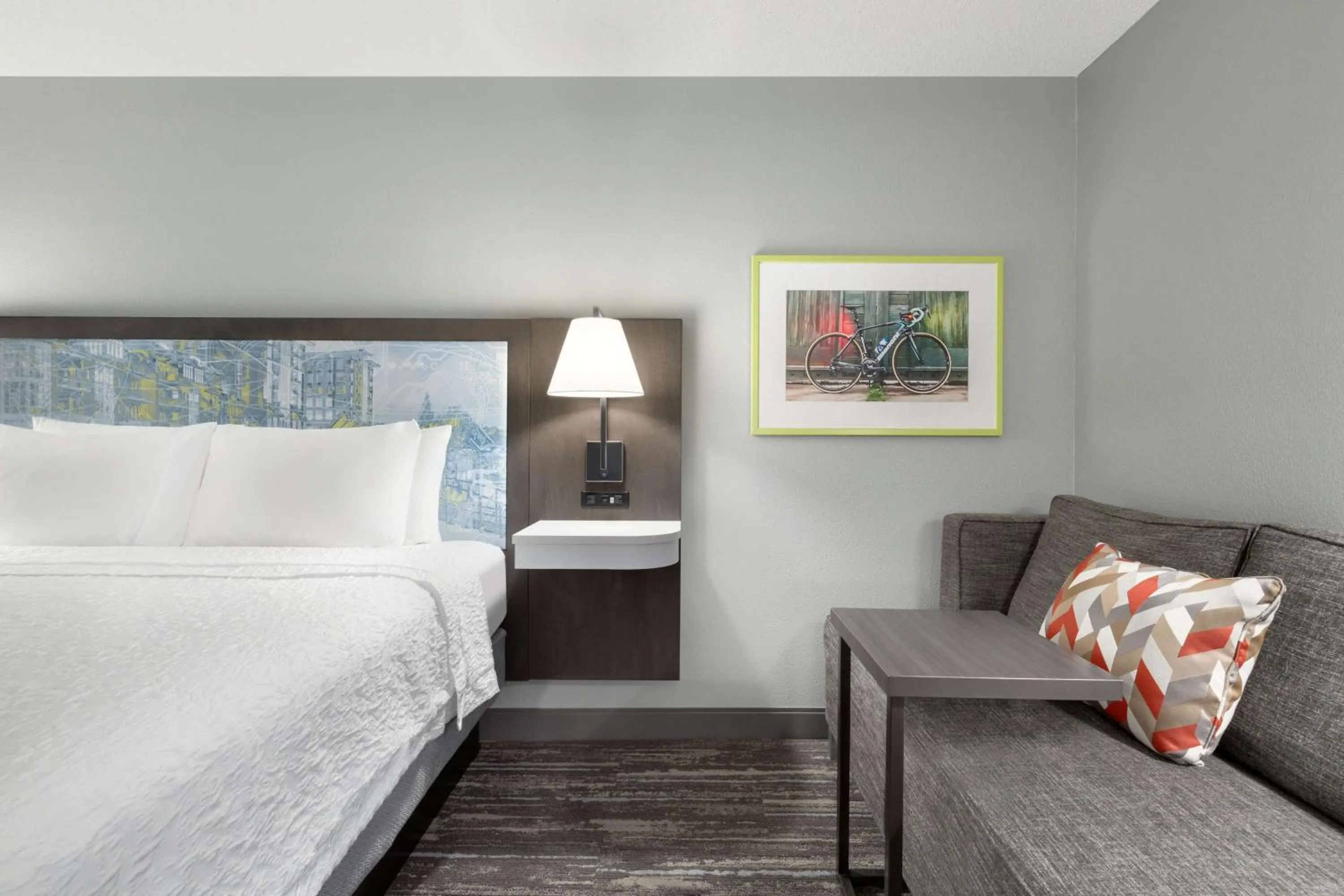 Living room, Bed in Hampton Inn Greenville-Simpsonville