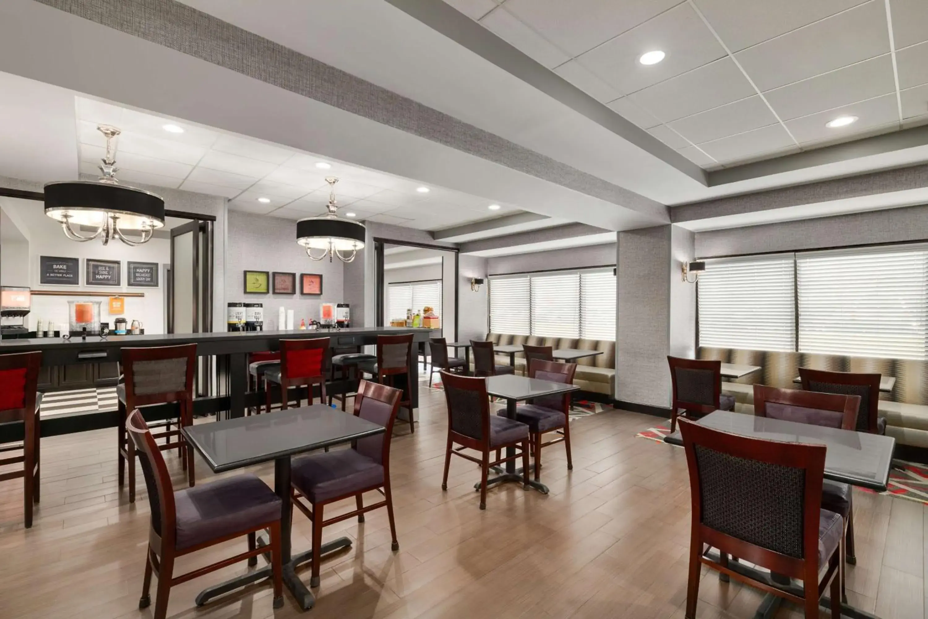 Breakfast in Hampton Inn Greenville-Simpsonville Breakfast in Hampton Inn Greenville-Simpsonville