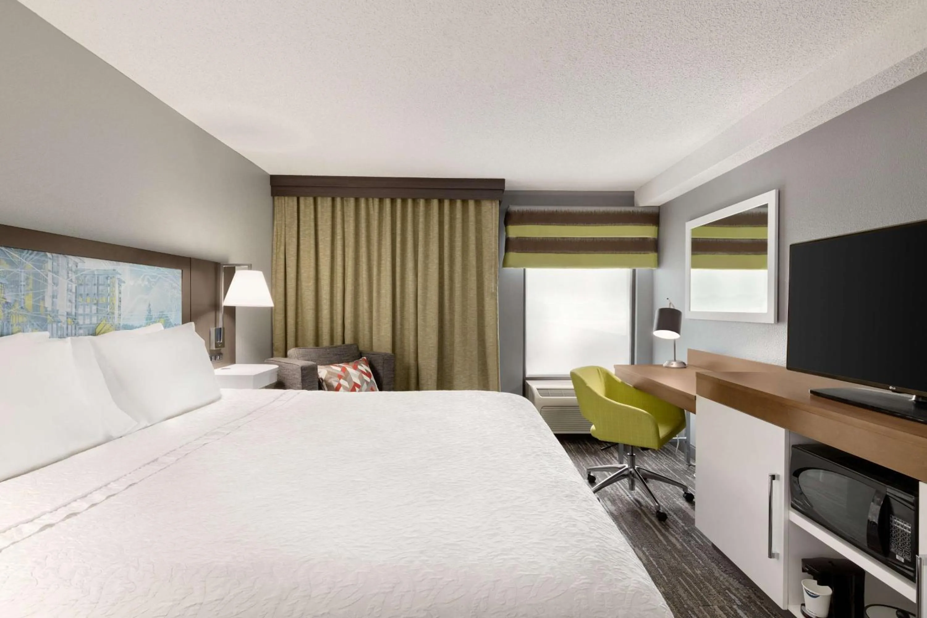 Bed in Hampton Inn Greenville-Simpsonville