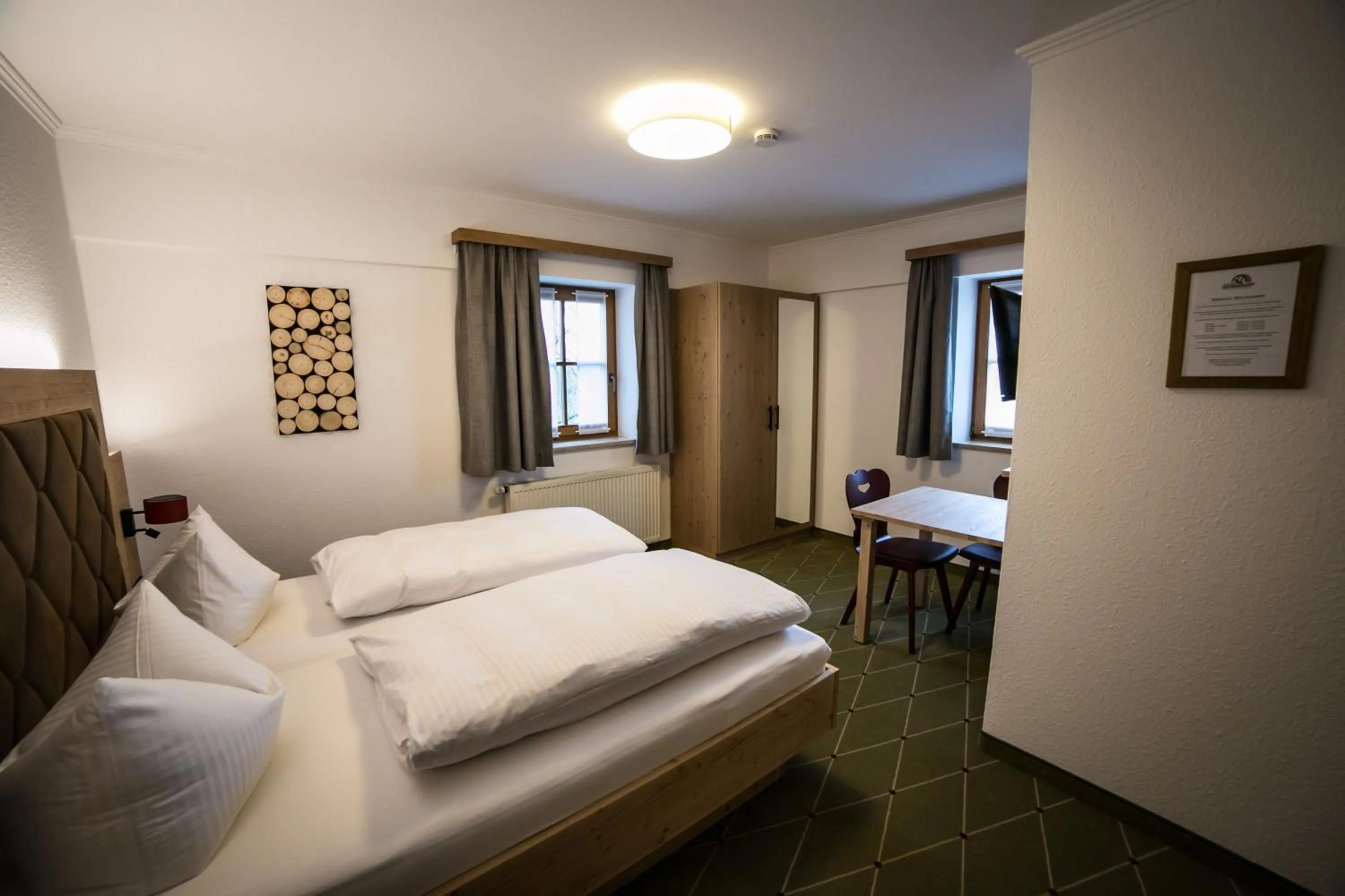 Bed in Hohenester Gasthaus & Hotel