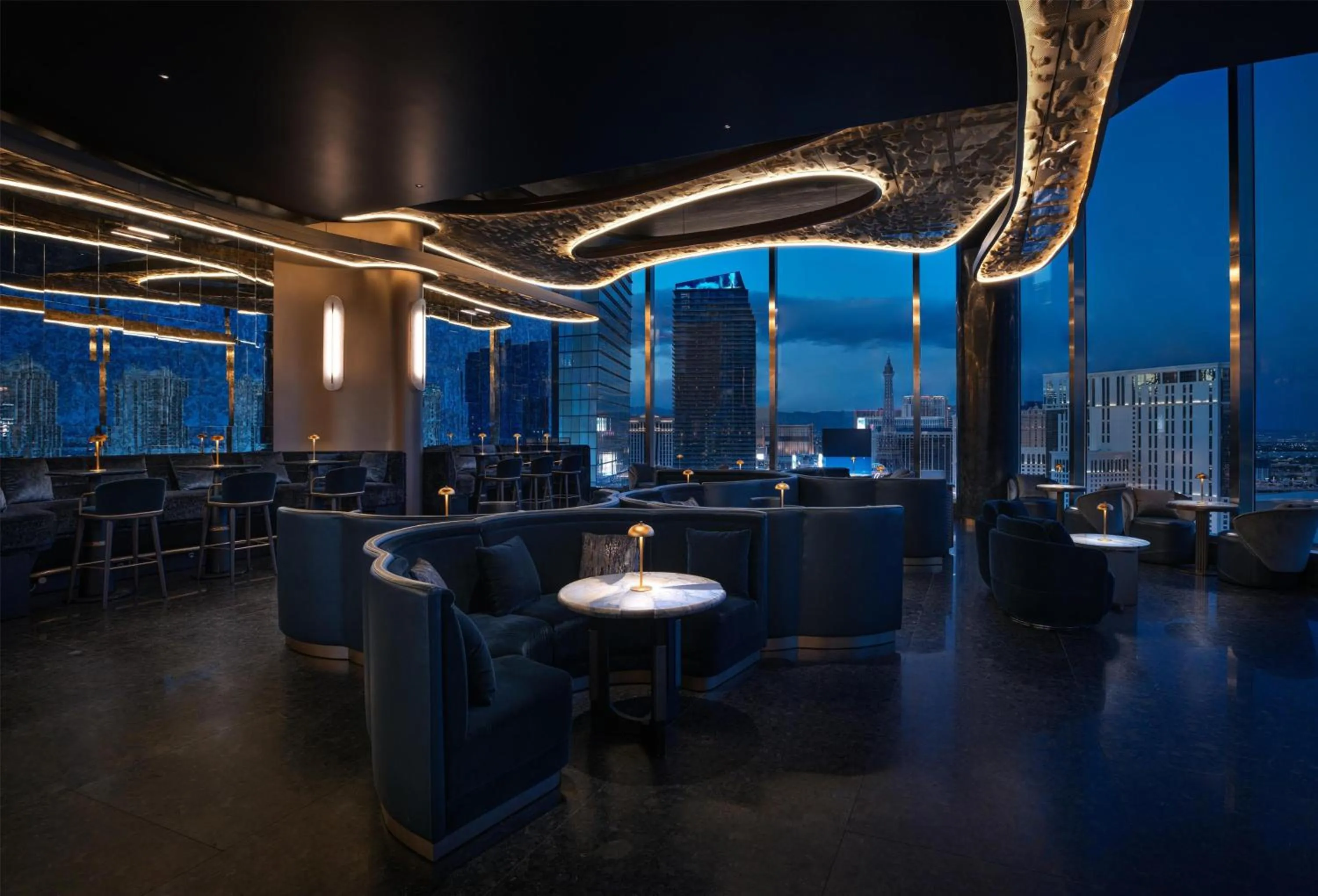 Lounge or bar in Waldorf Astoria Las Vegas