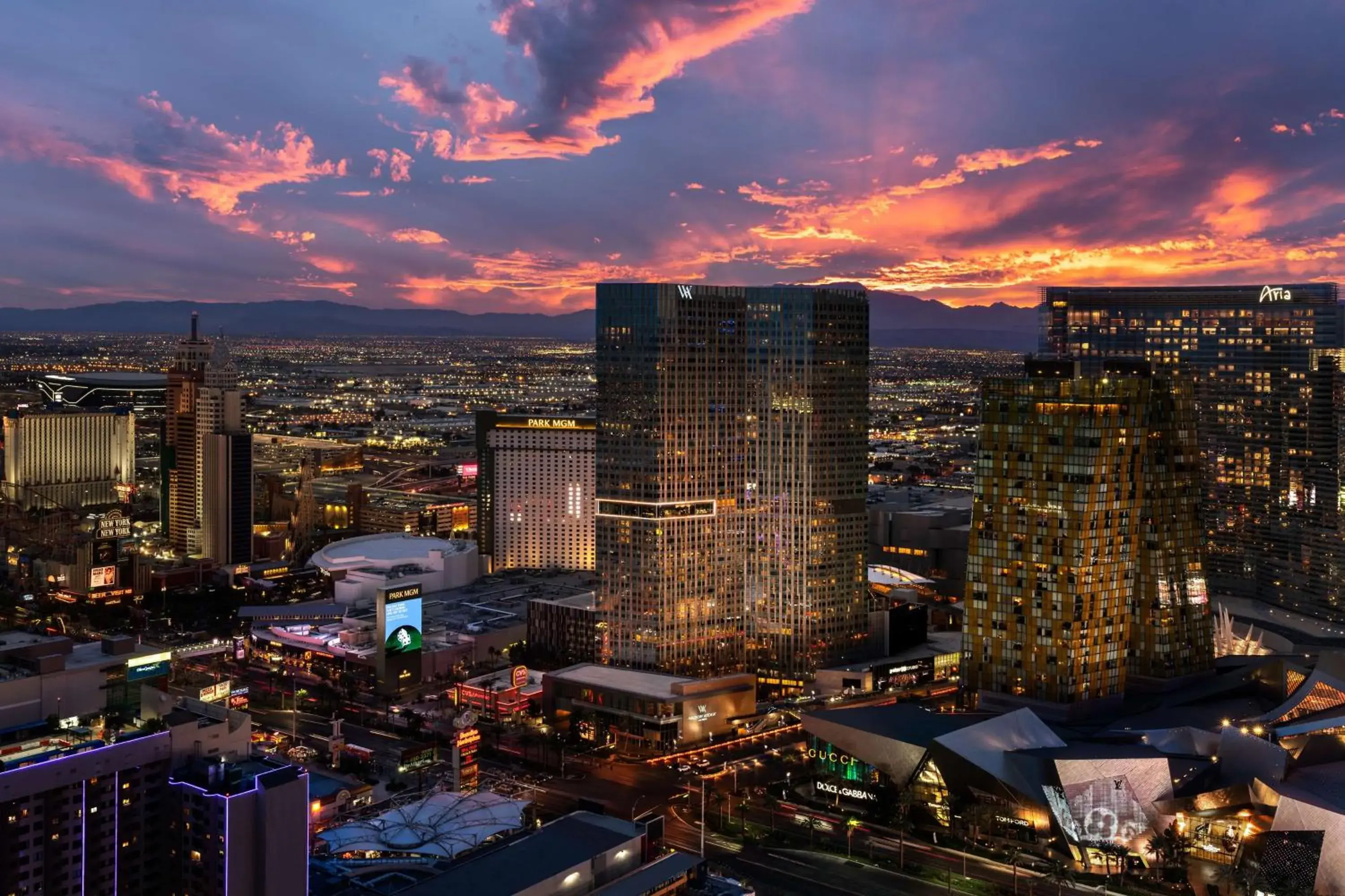 Property building in Waldorf Astoria Las Vegas Property building in Waldorf Astoria Las Vegas