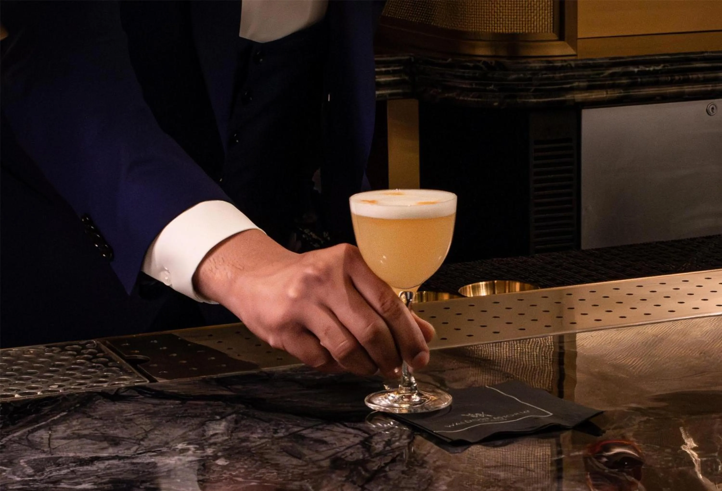 Lounge or bar in Waldorf Astoria Las Vegas