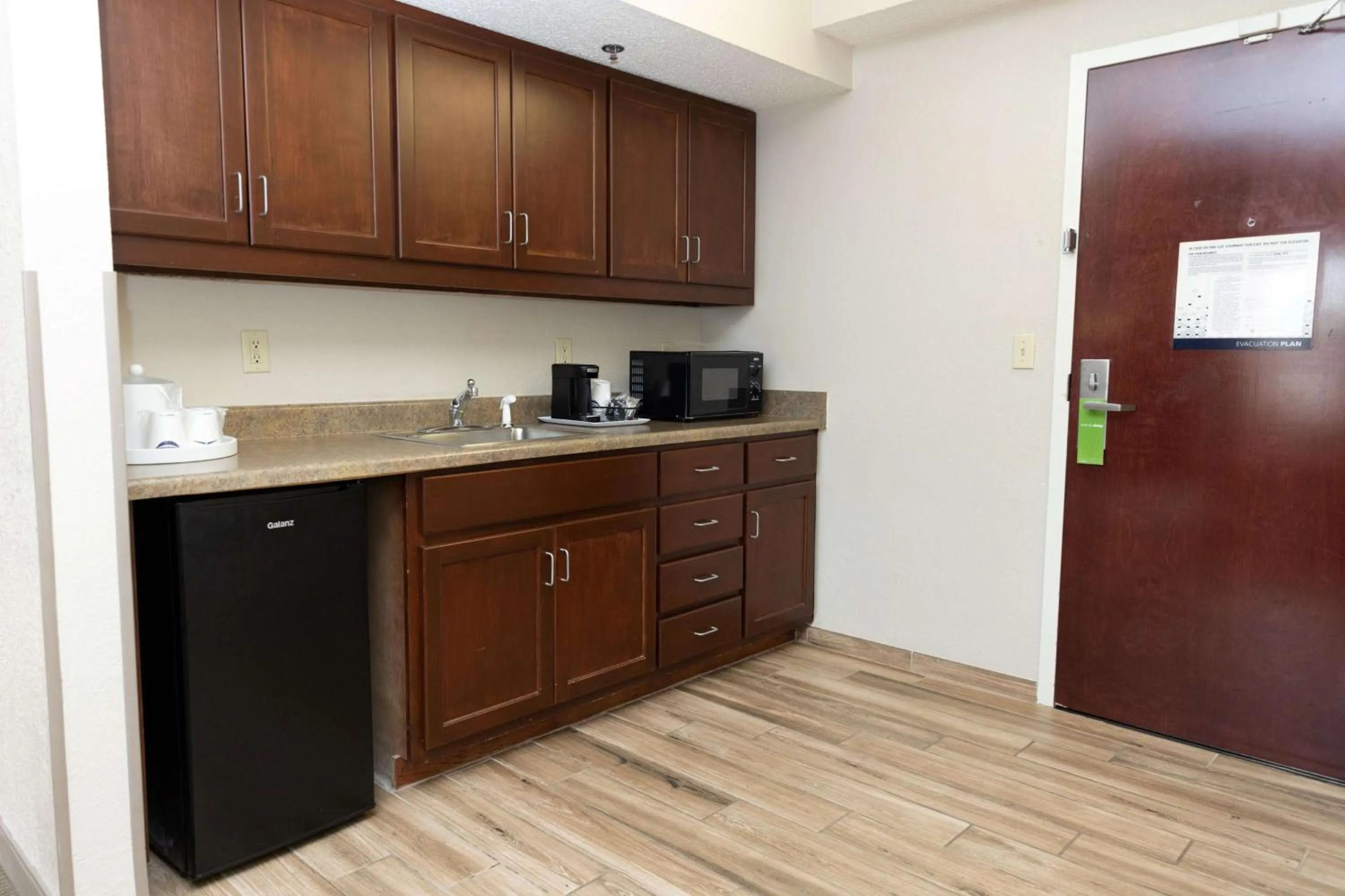 Kitchen or kitchenette in Hampton Inn Hammond