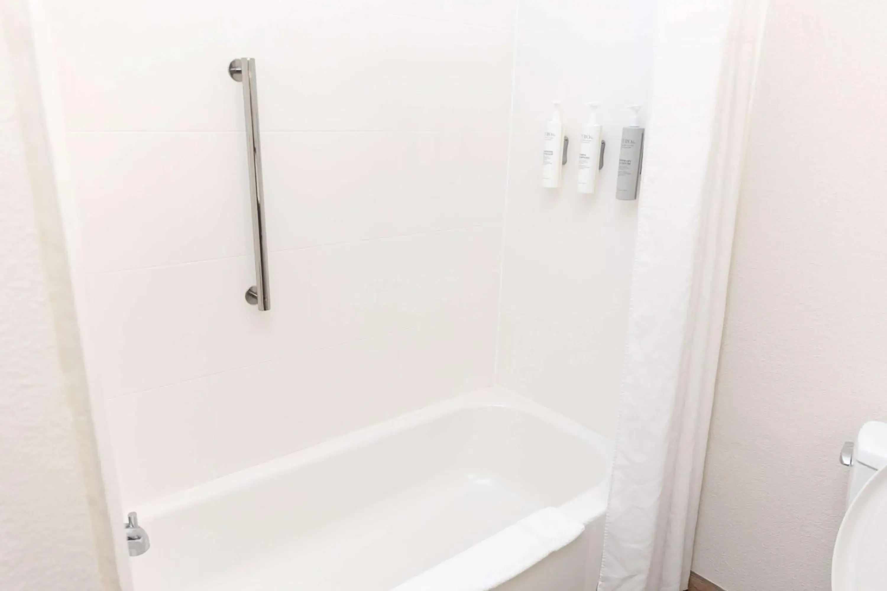 Bathroom in Hampton Inn Hammond Bathroom in Hampton Inn Hammond