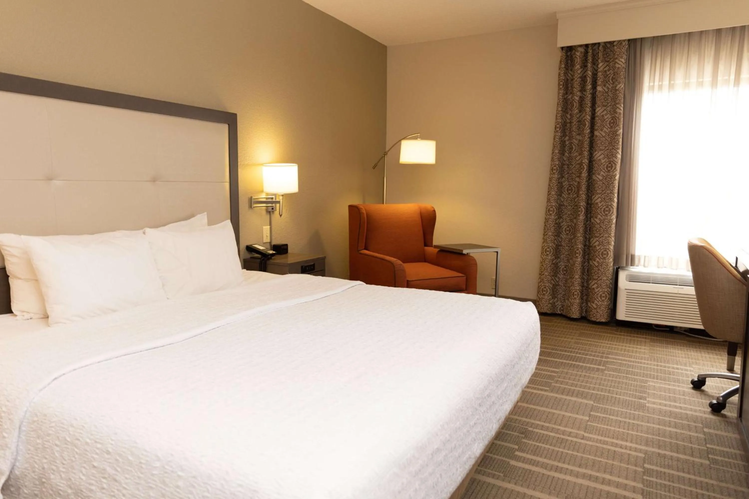 Bed in Hampton Inn Hammond