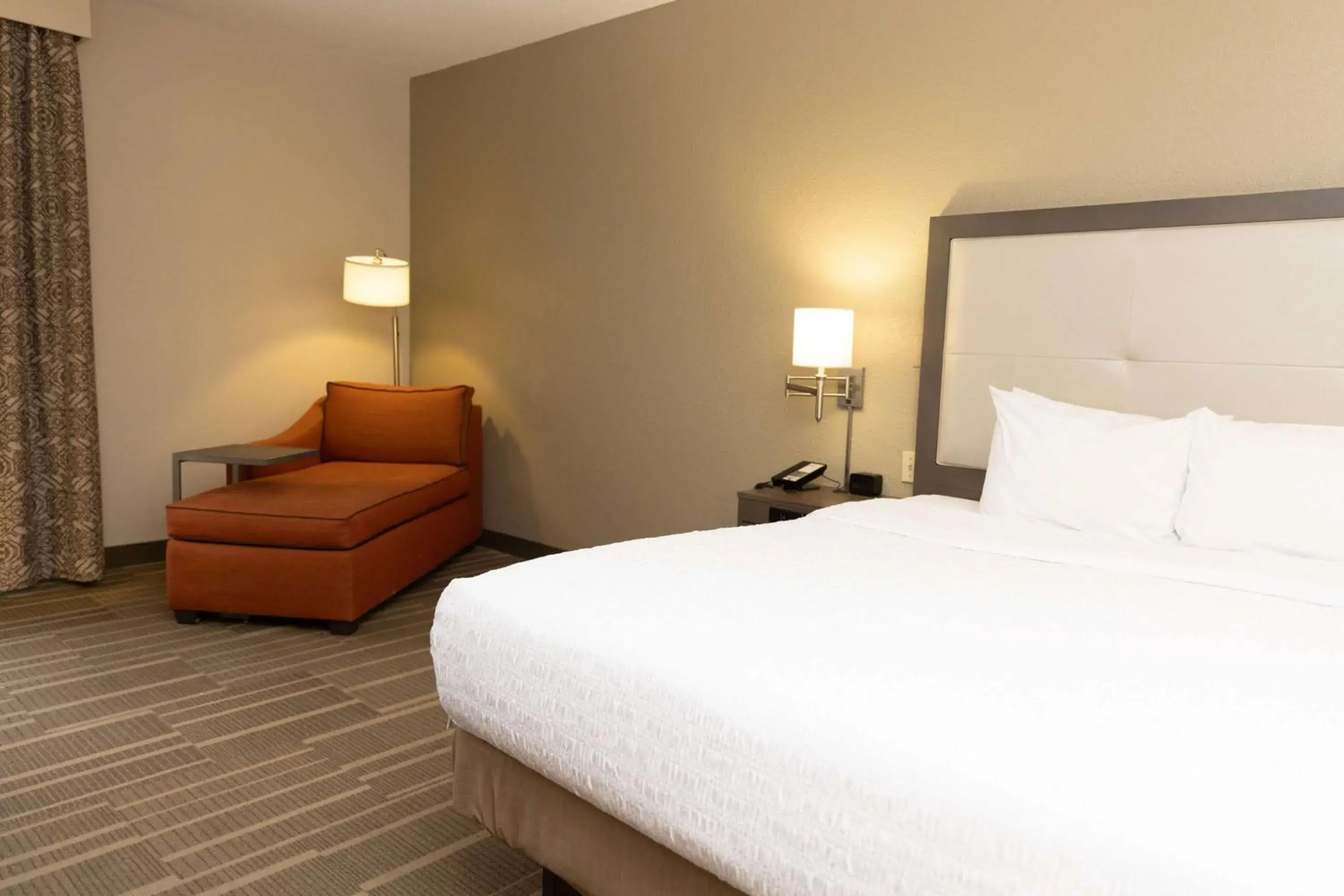 Bed in Hampton Inn Hammond Bed in Hampton Inn Hammond