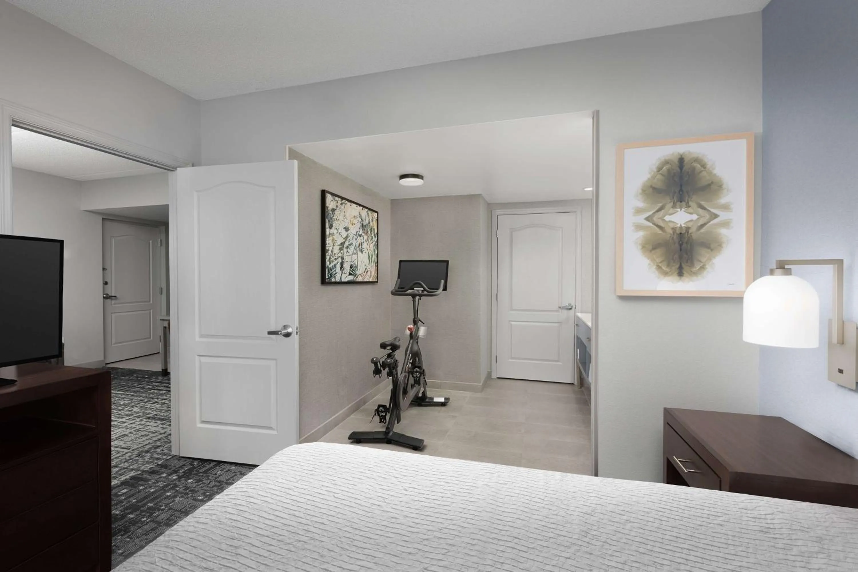 Bed in Homewood Suites by Hilton Reading-Wyomissing